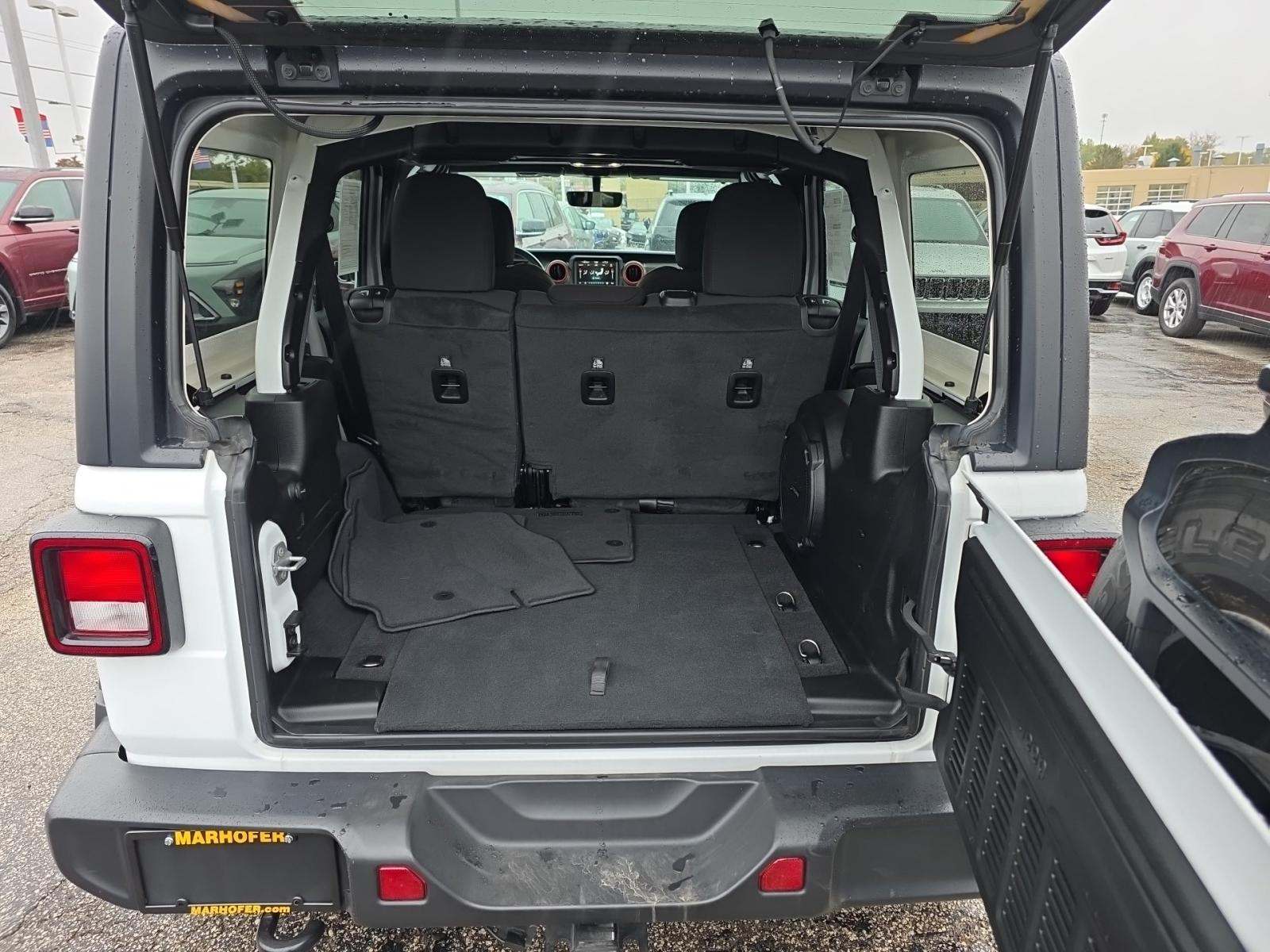 2023 Jeep Wrangler Sahara AWD