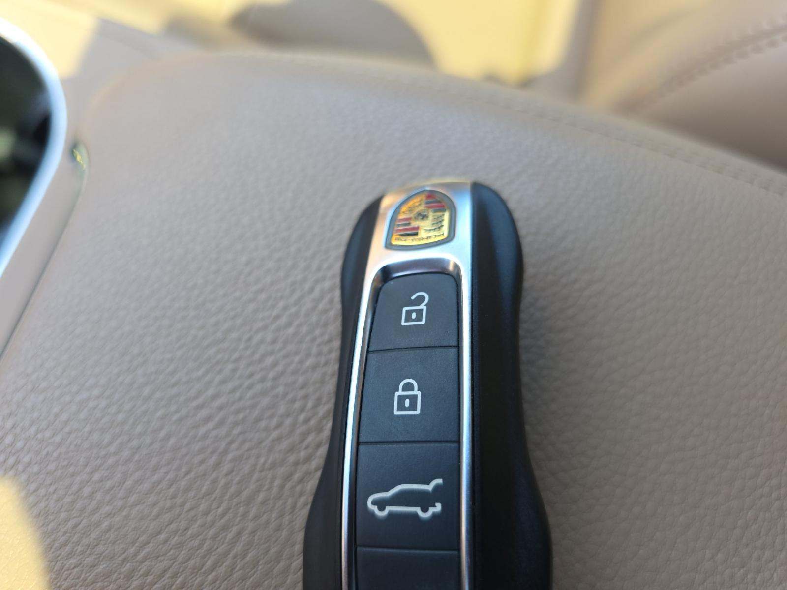PORSCHE CAYENNE - 8