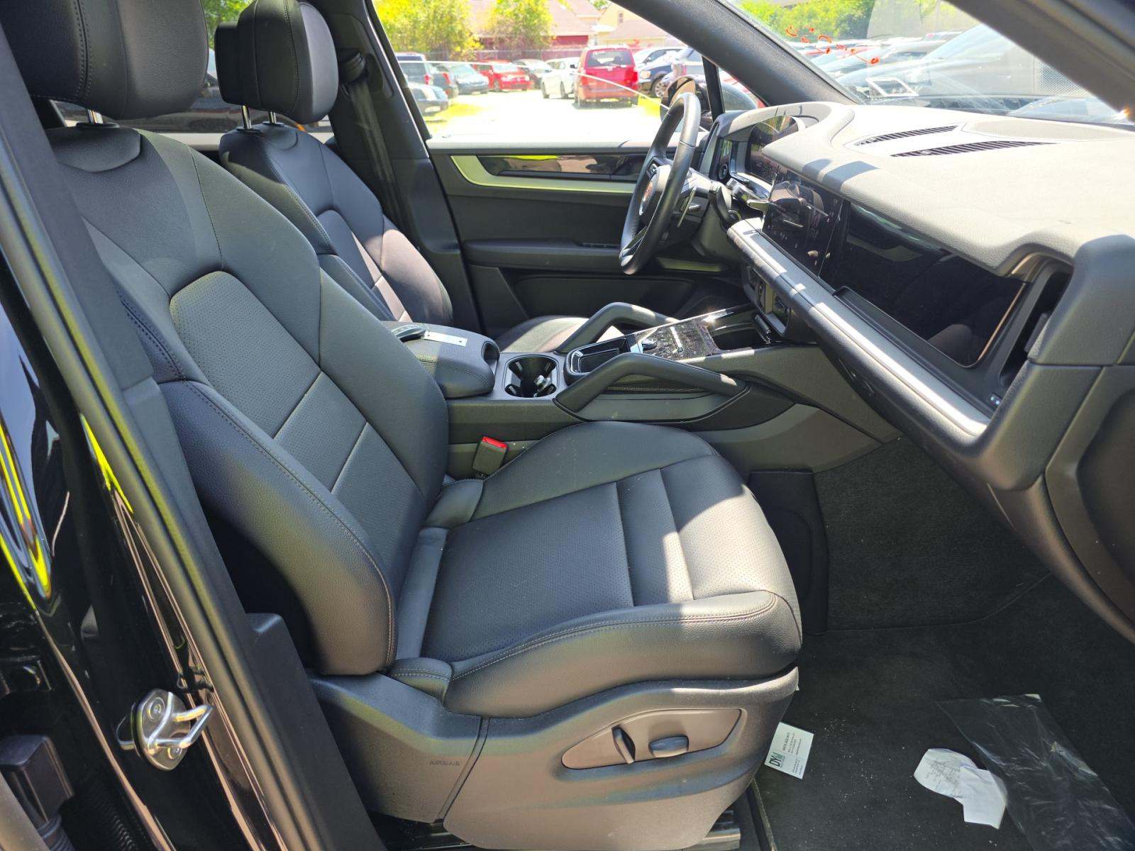 2025 Porsche Cayenne Base AWD