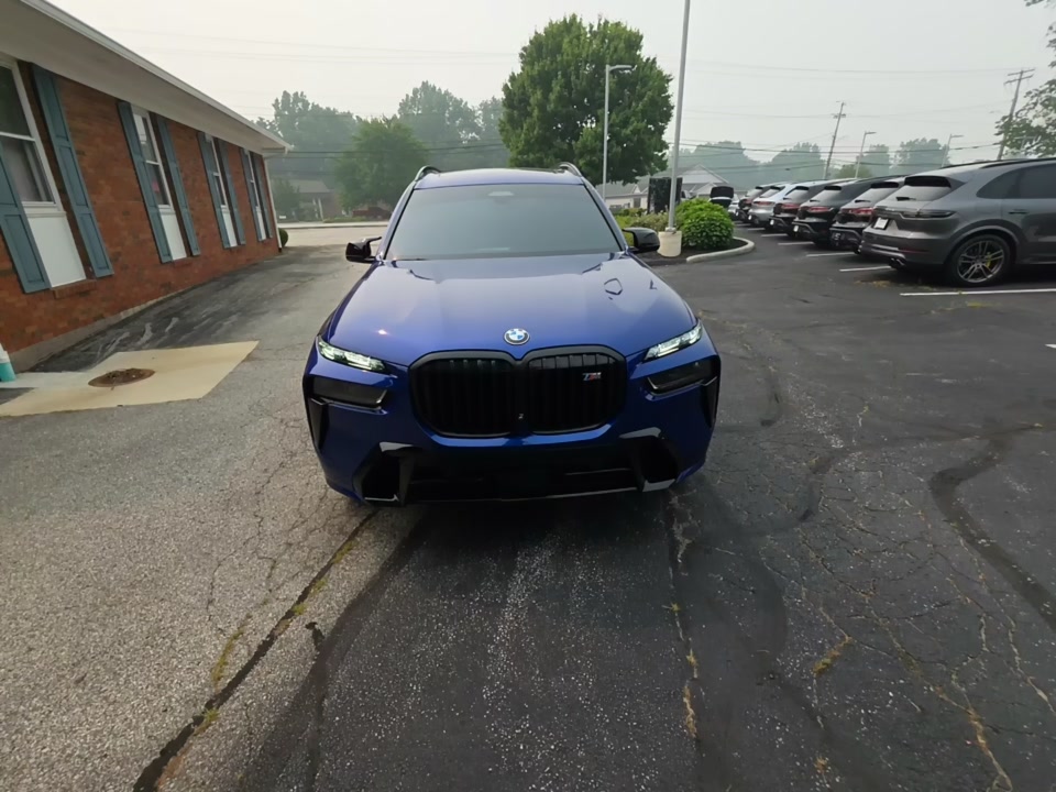 2025 BMW X7 M60i AWD