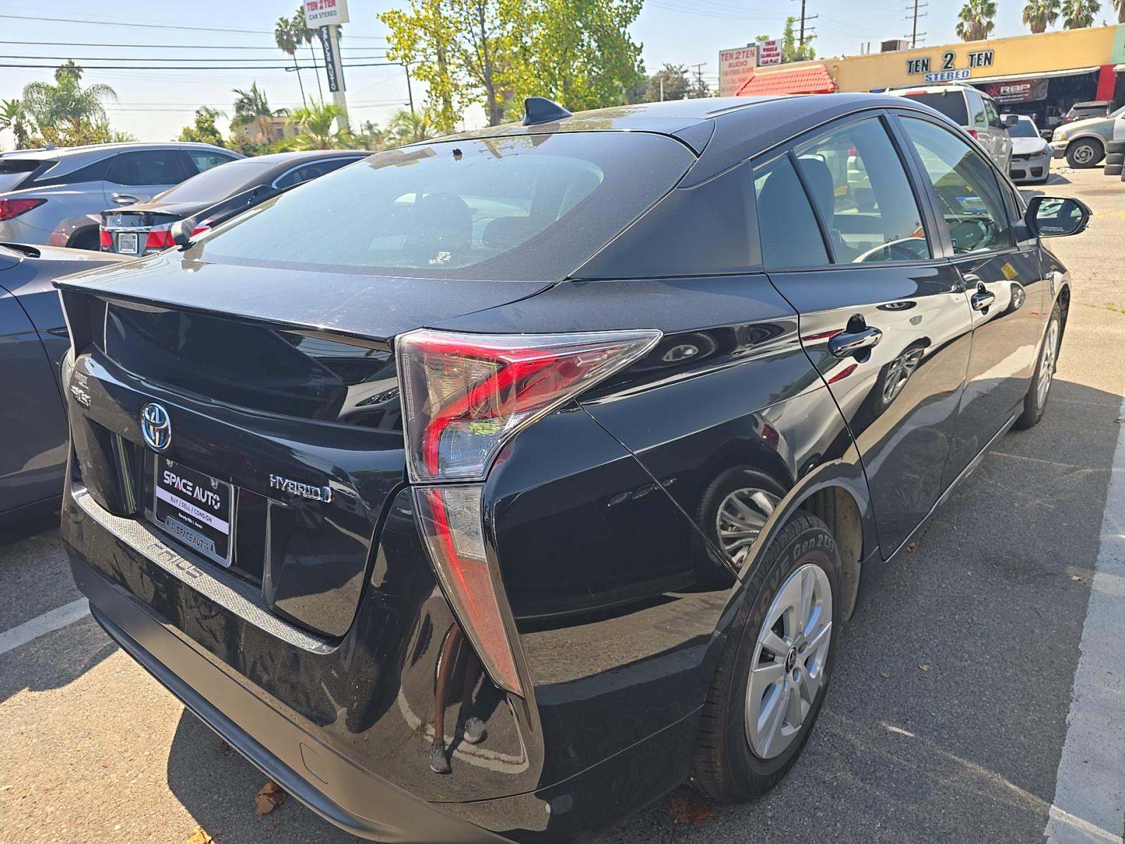 2016 Toyota Prius Two — 3