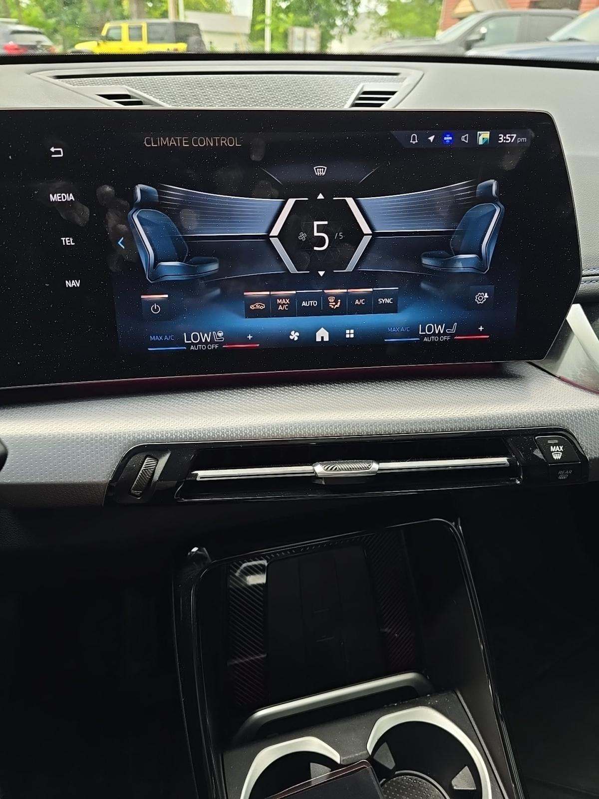 2024 BMW X1 M35i AWD