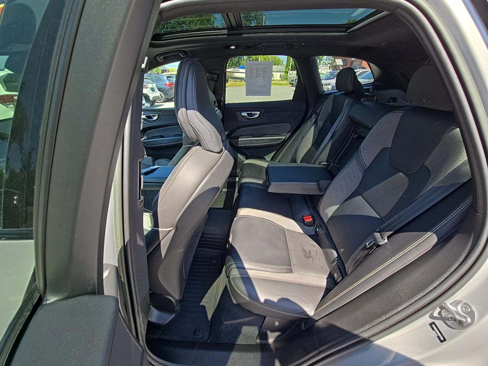 2022 Volvo XC60 B6 R-Design AWD