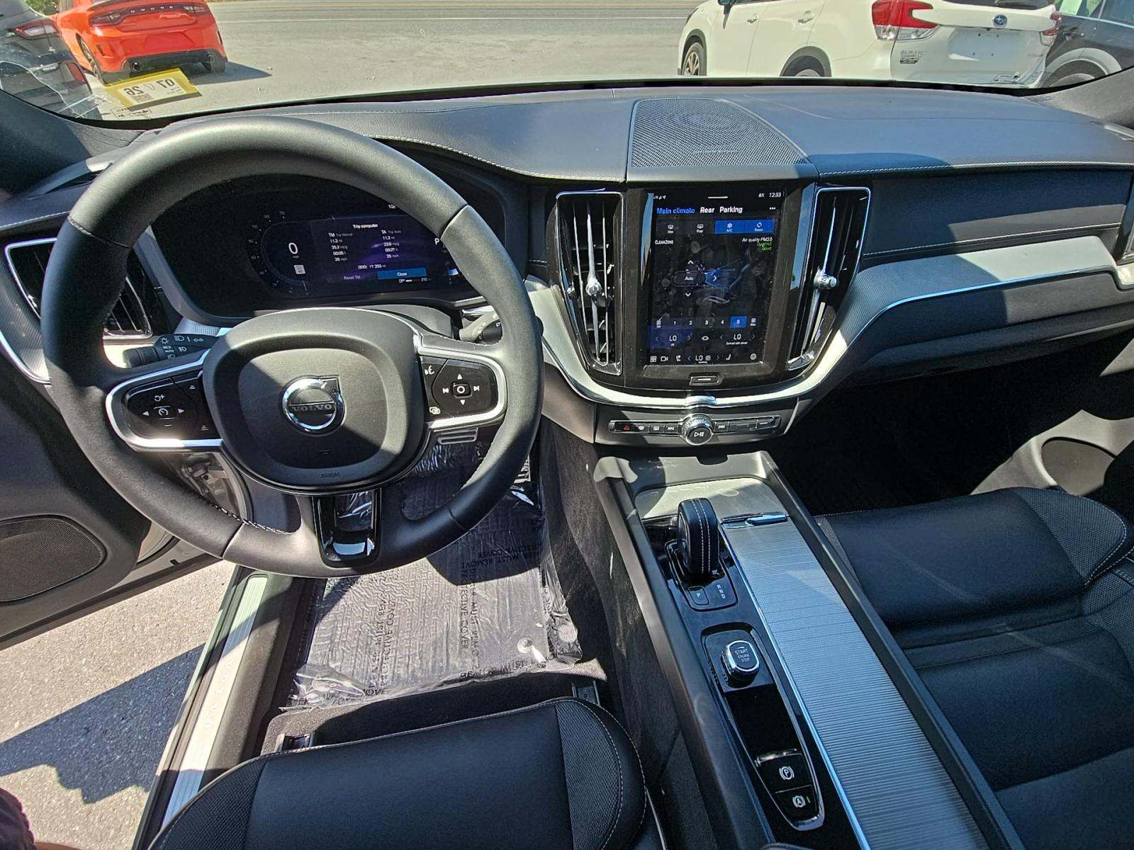 2022 Volvo XC60 B6 R-Design AWD