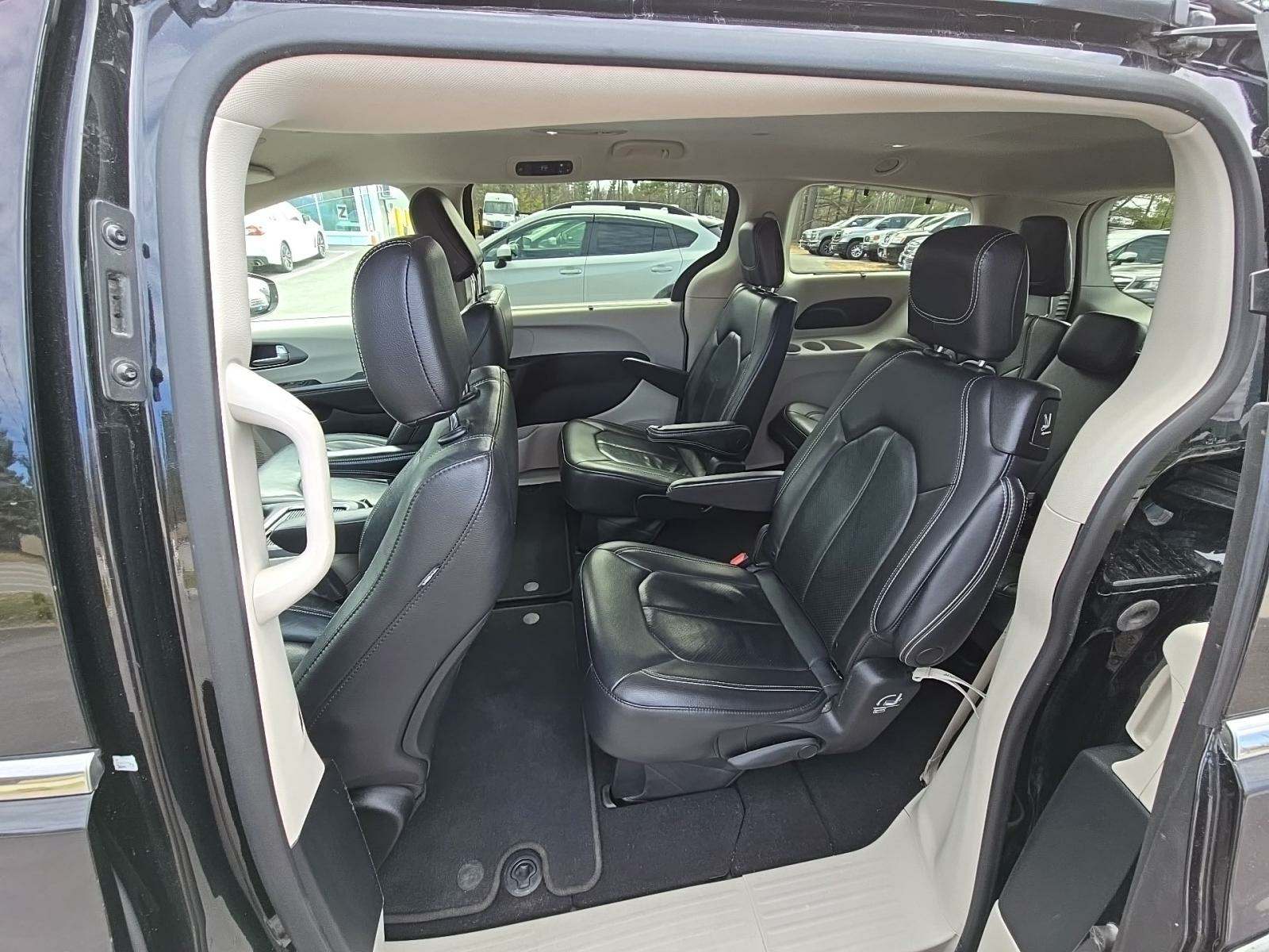 2022 Chrysler Pacifica Touring L FWD