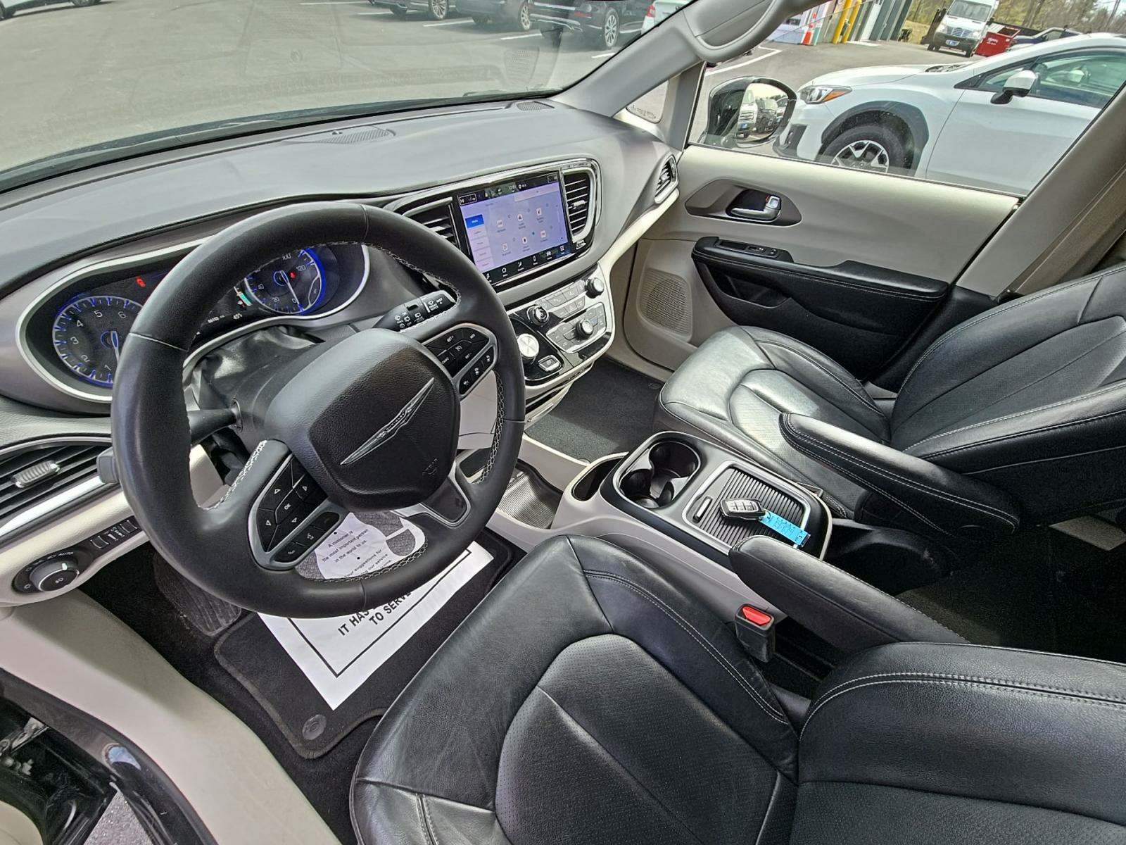 2022 Chrysler Pacifica Touring L FWD