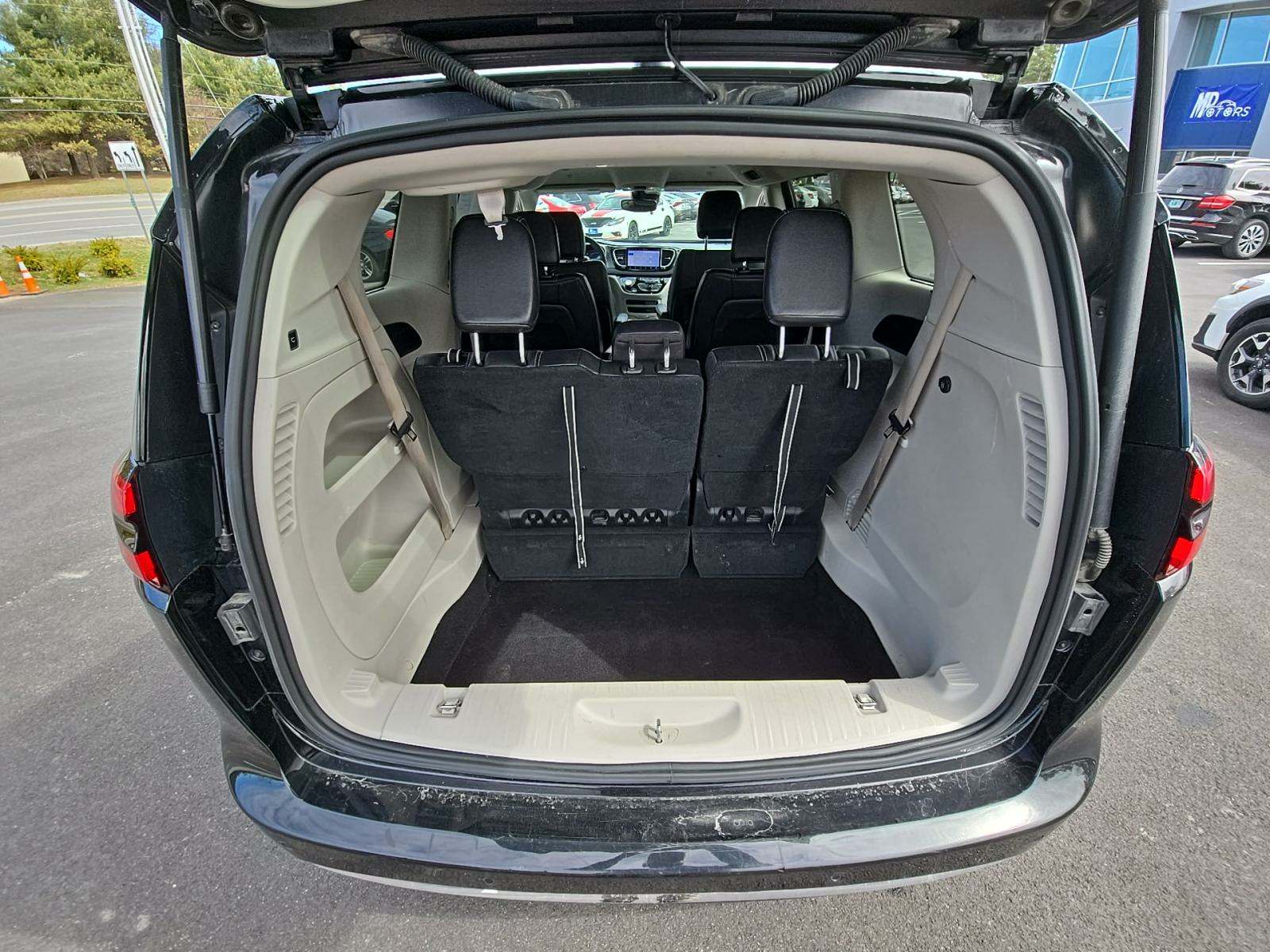 2022 Chrysler Pacifica Touring L FWD