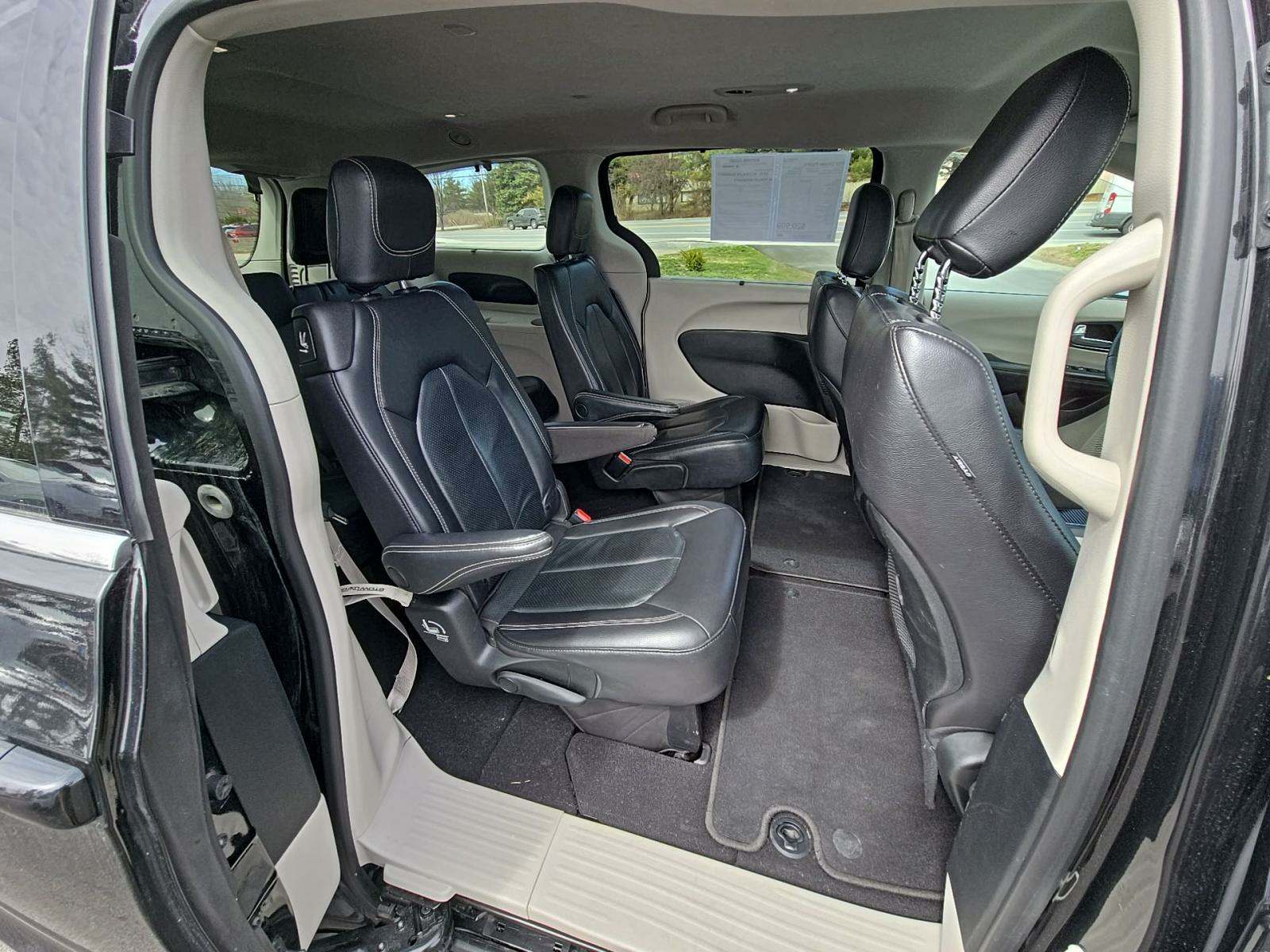 2022 Chrysler Pacifica Touring L FWD
