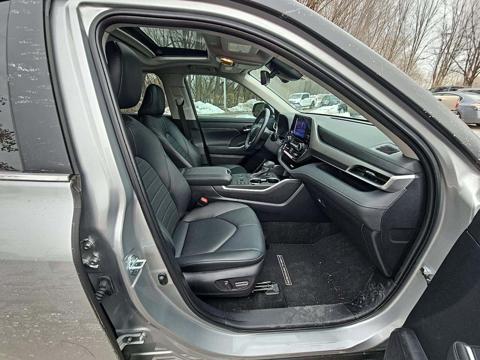 2024 Toyota Highlander Hybrid XLE FWD