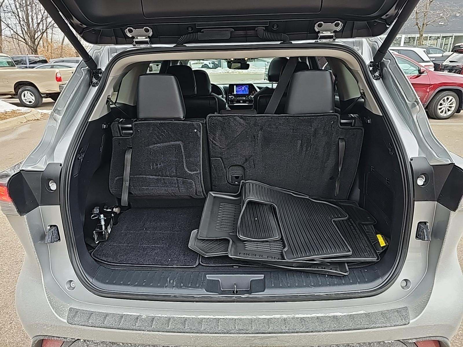 2024 Toyota Highlander Hybrid XLE FWD