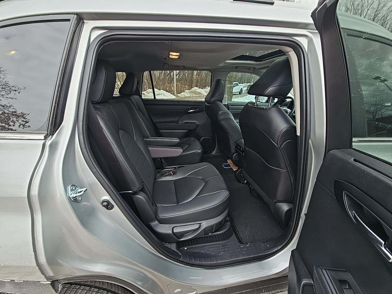 2024 Toyota Highlander Hybrid XLE FWD