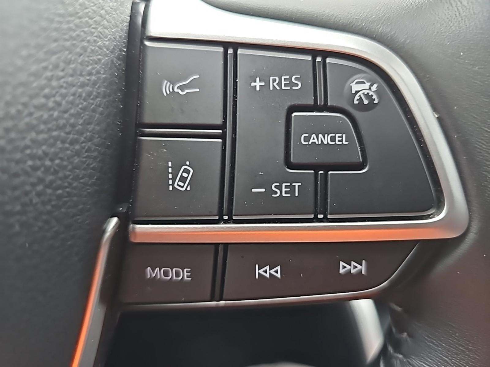 2024 Toyota Highlander Hybrid XLE FWD