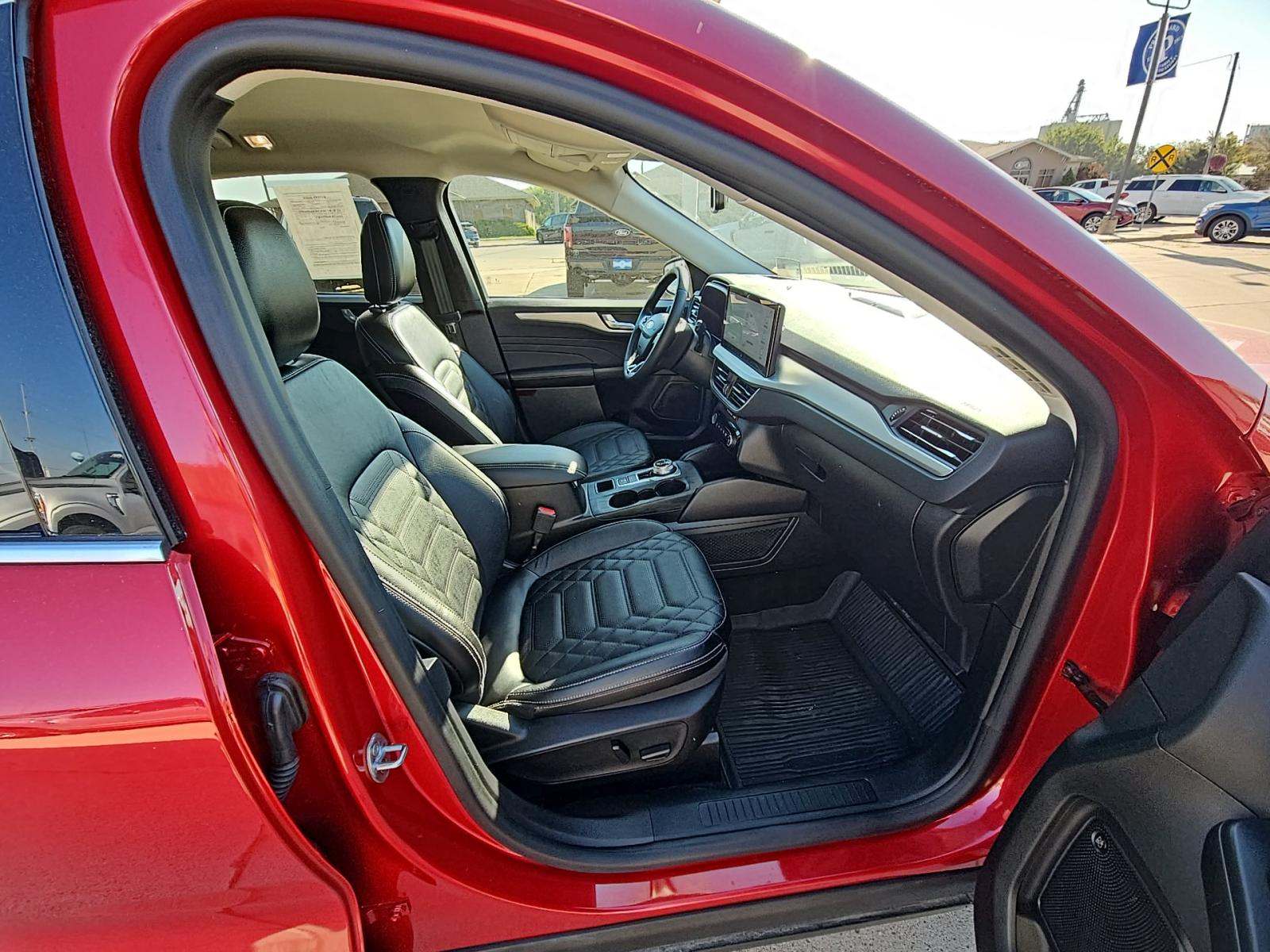 2023 Ford Escape Platinum AWD