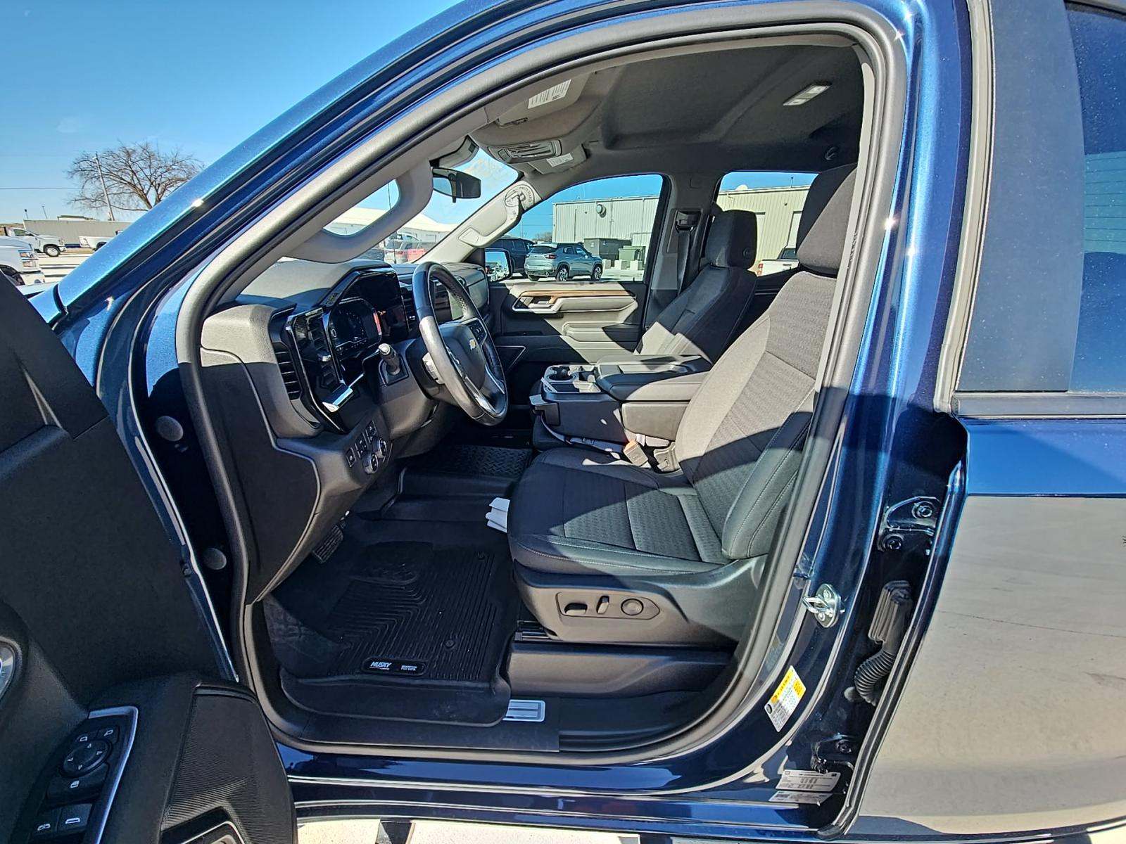 2022 Chevrolet Silverado 1500 LT AWD