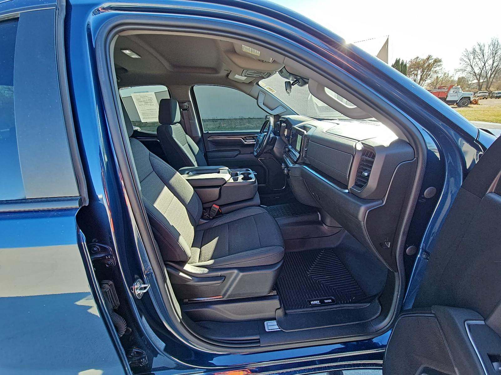 2022 Chevrolet Silverado 1500 LT AWD