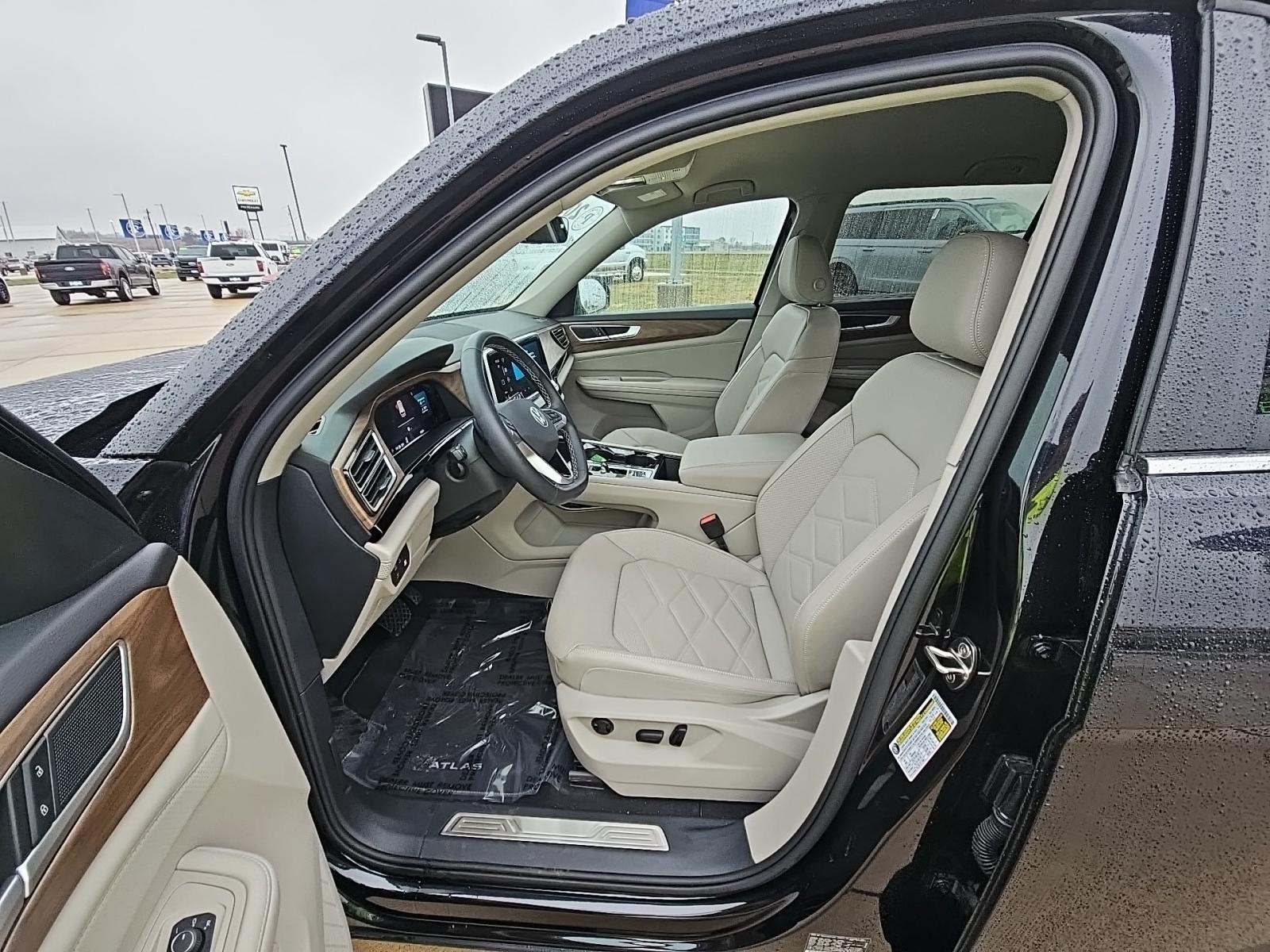 2024 Volkswagen Atlas 2.0T SE AWD