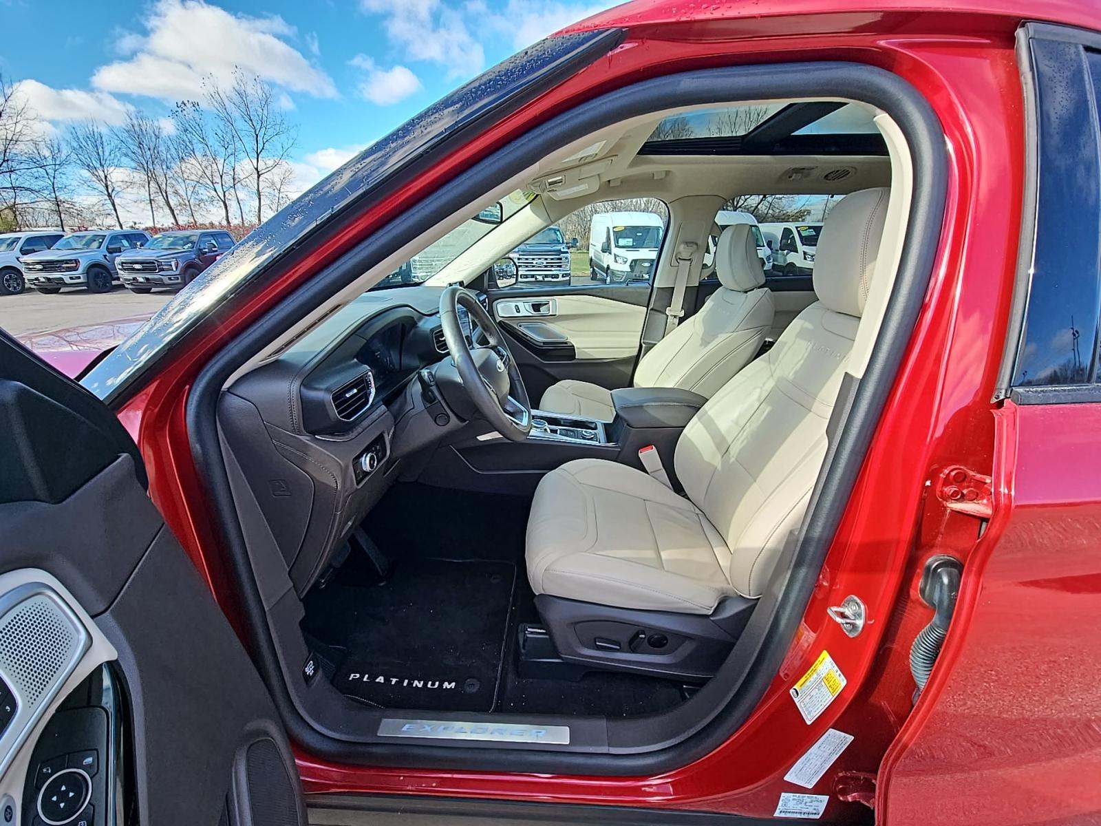 2023 Ford Explorer Platinum AWD