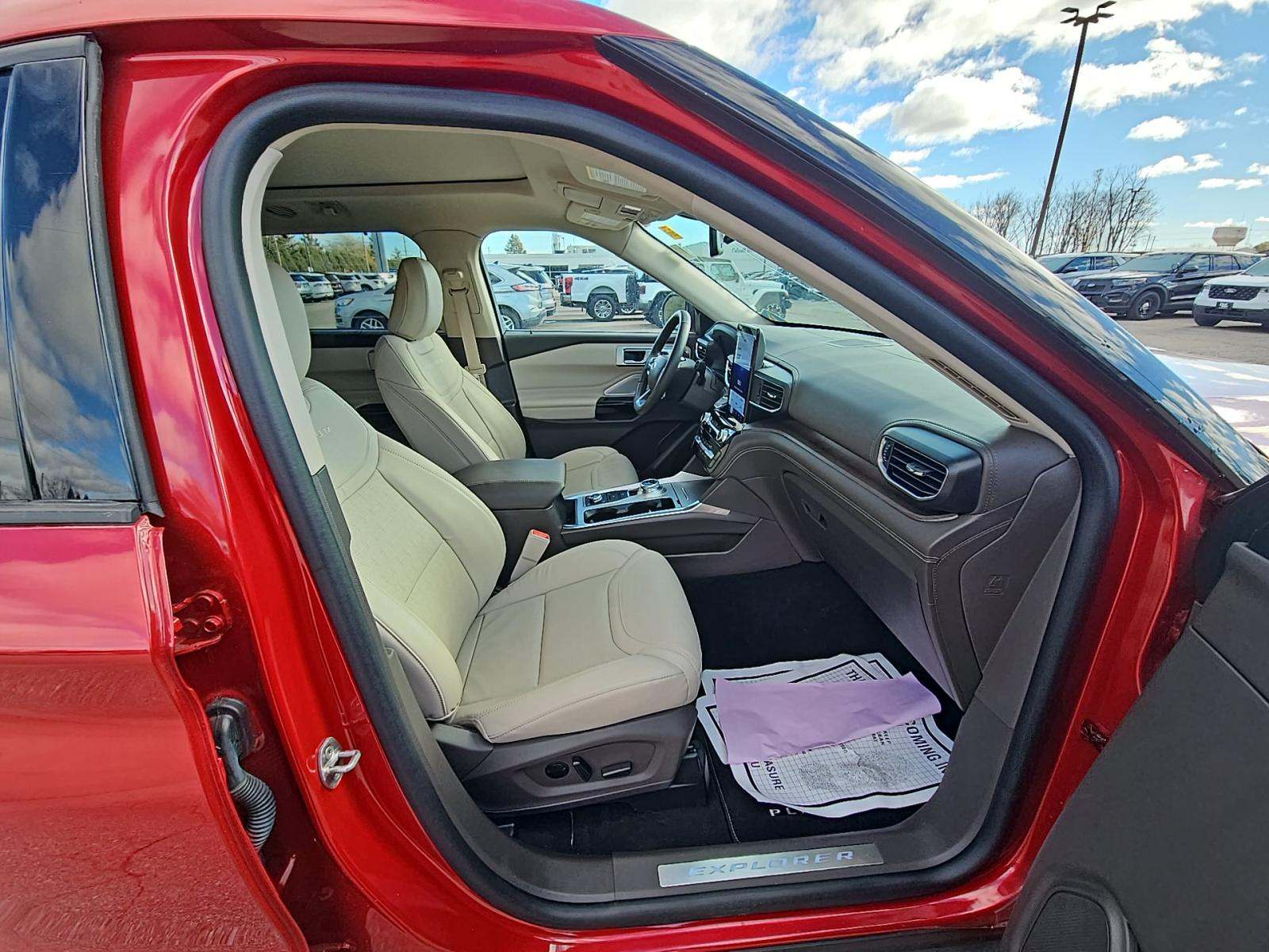 2023 Ford Explorer Platinum AWD