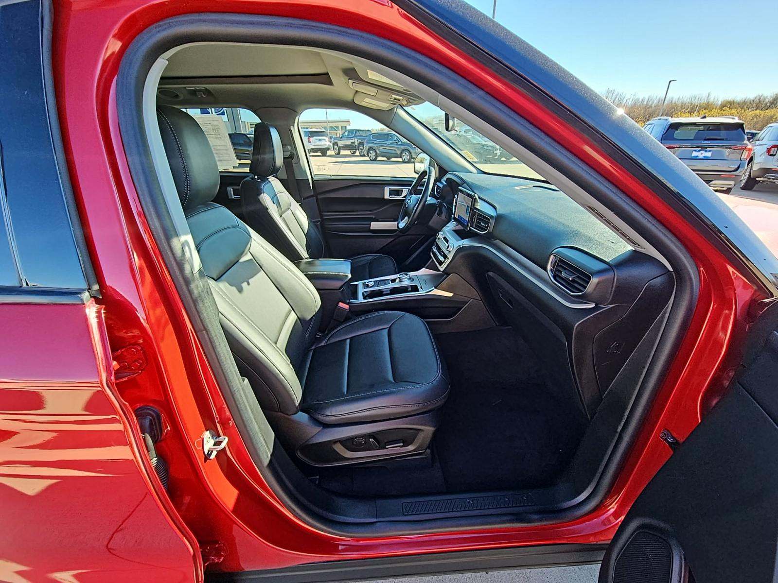 2022 Ford Explorer XLT AWD