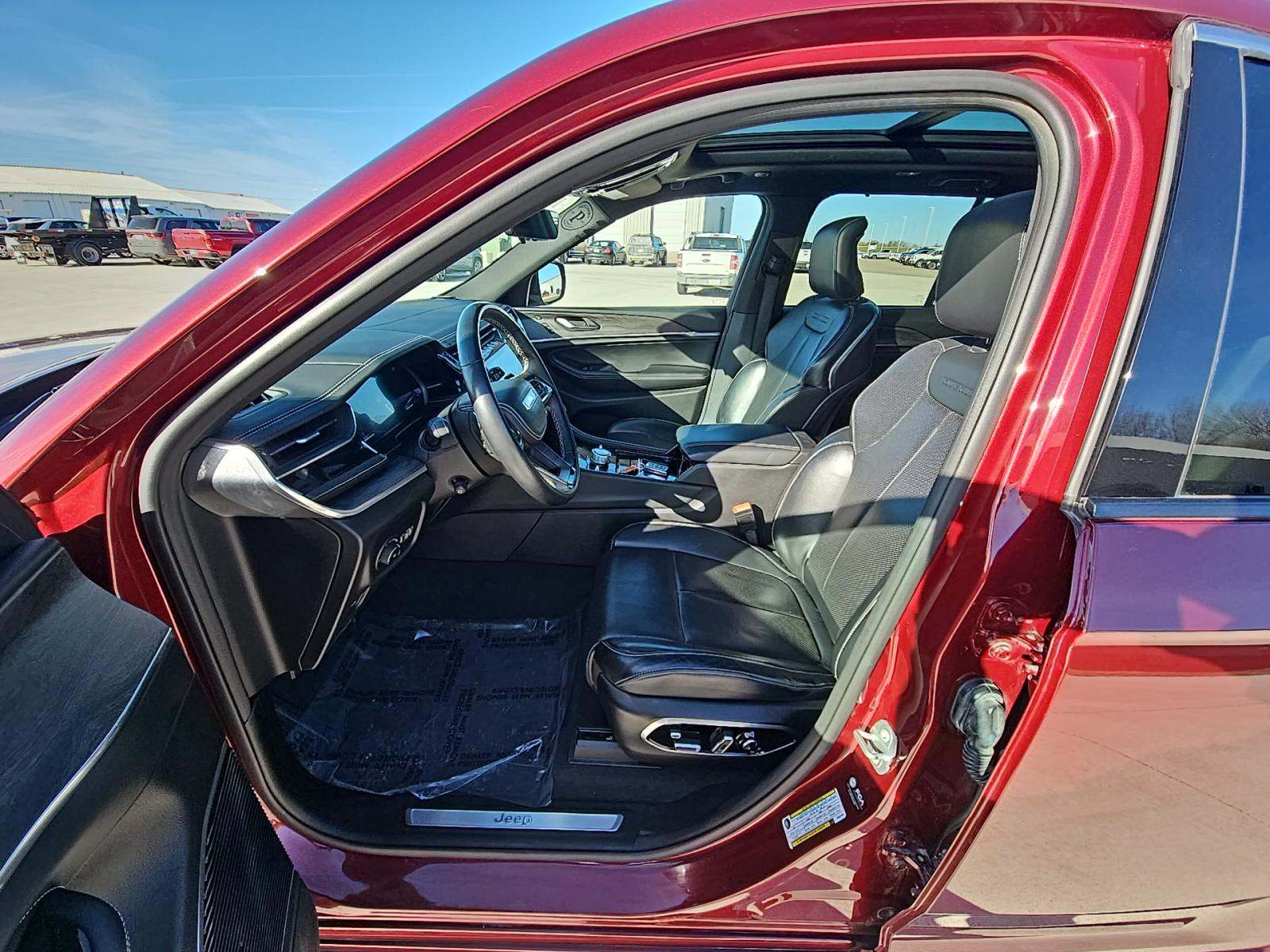 2022 Jeep Grand Cherokee Overland AWD