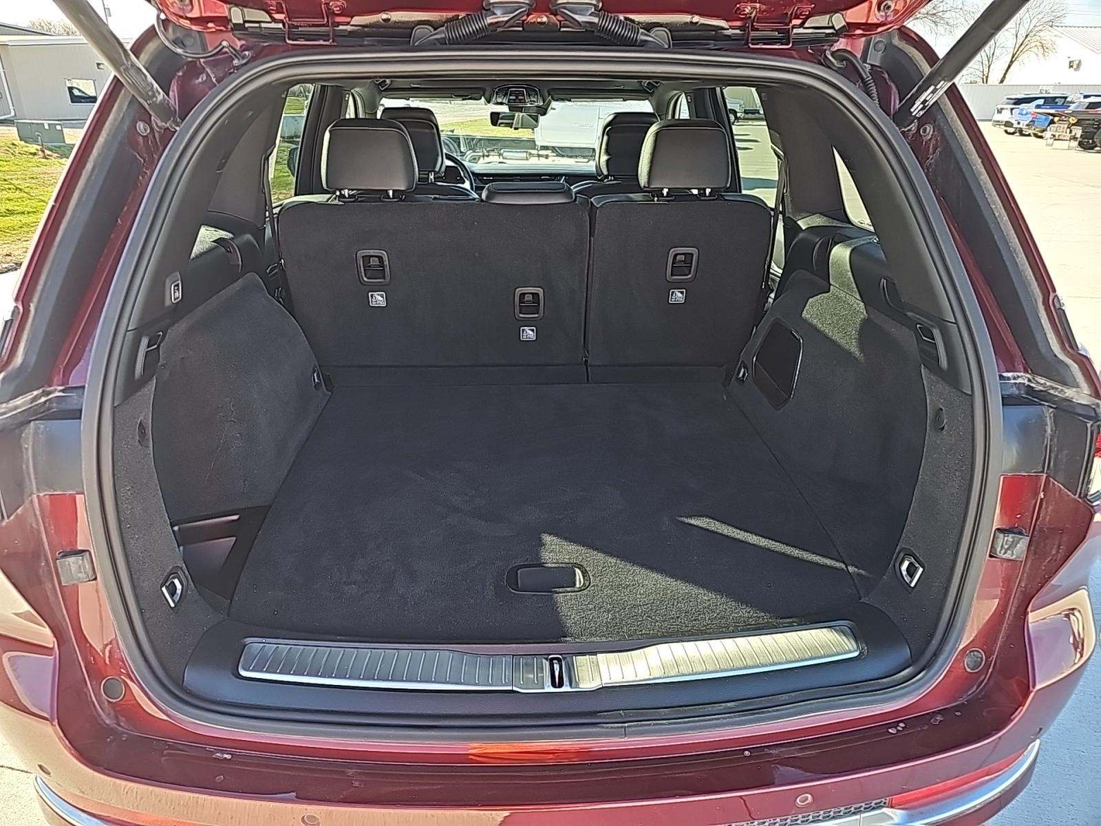 2022 Jeep Grand Cherokee Overland AWD