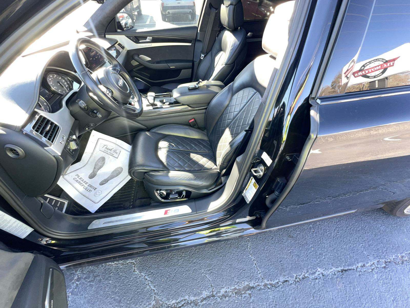 2017 Audi S8 4D SEDAN AWD