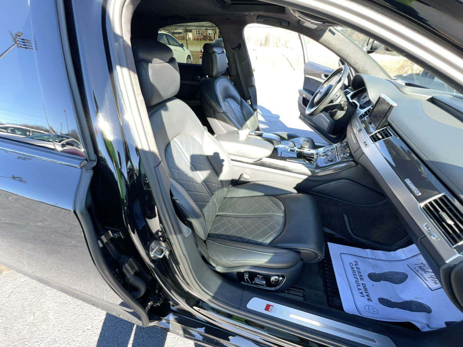 2017 Audi S8 4D SEDAN AWD