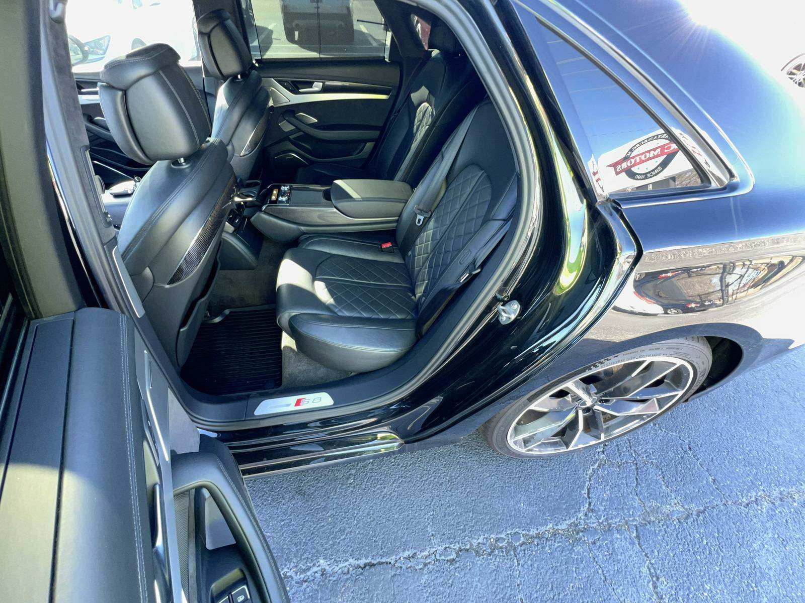 2017 Audi S8 4D SEDAN AWD