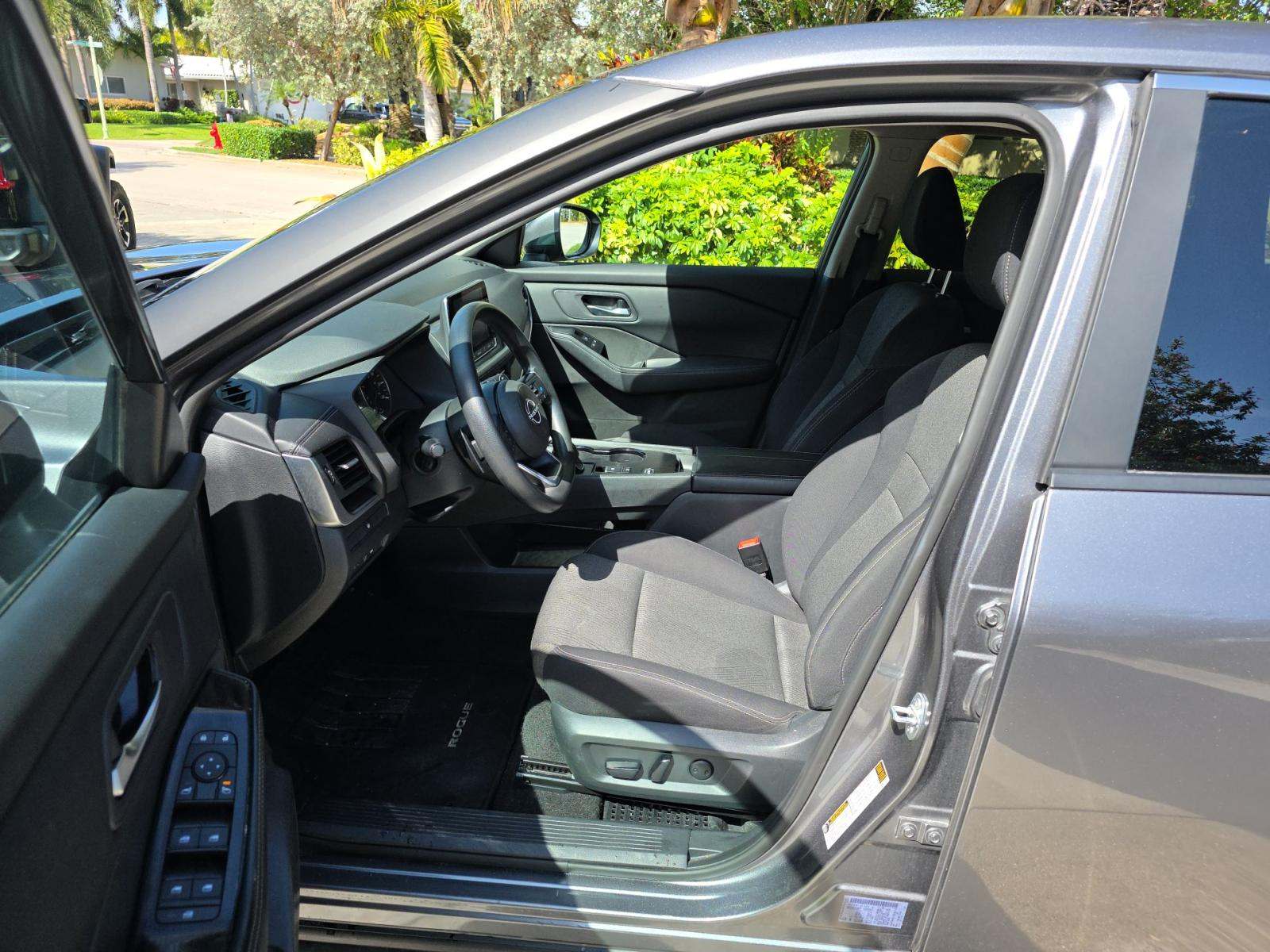 2024 Nissan Rogue SV FWD