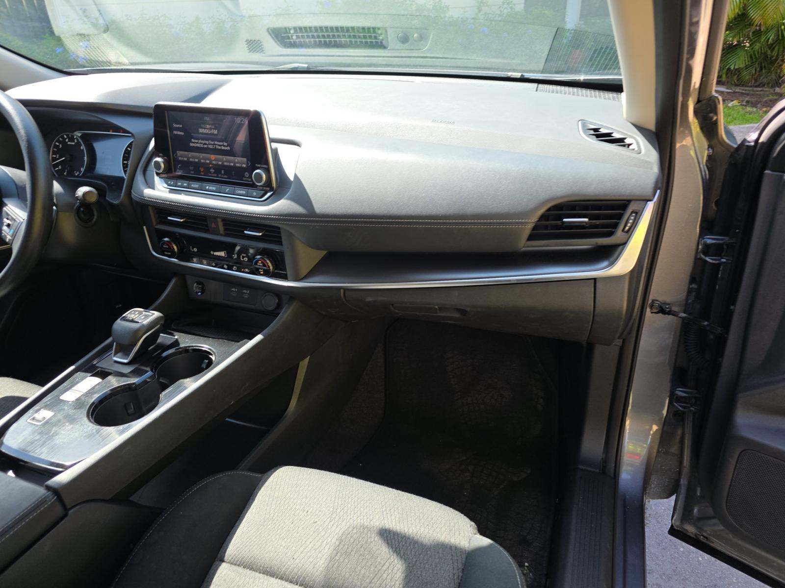 2024 Nissan Rogue SV FWD
