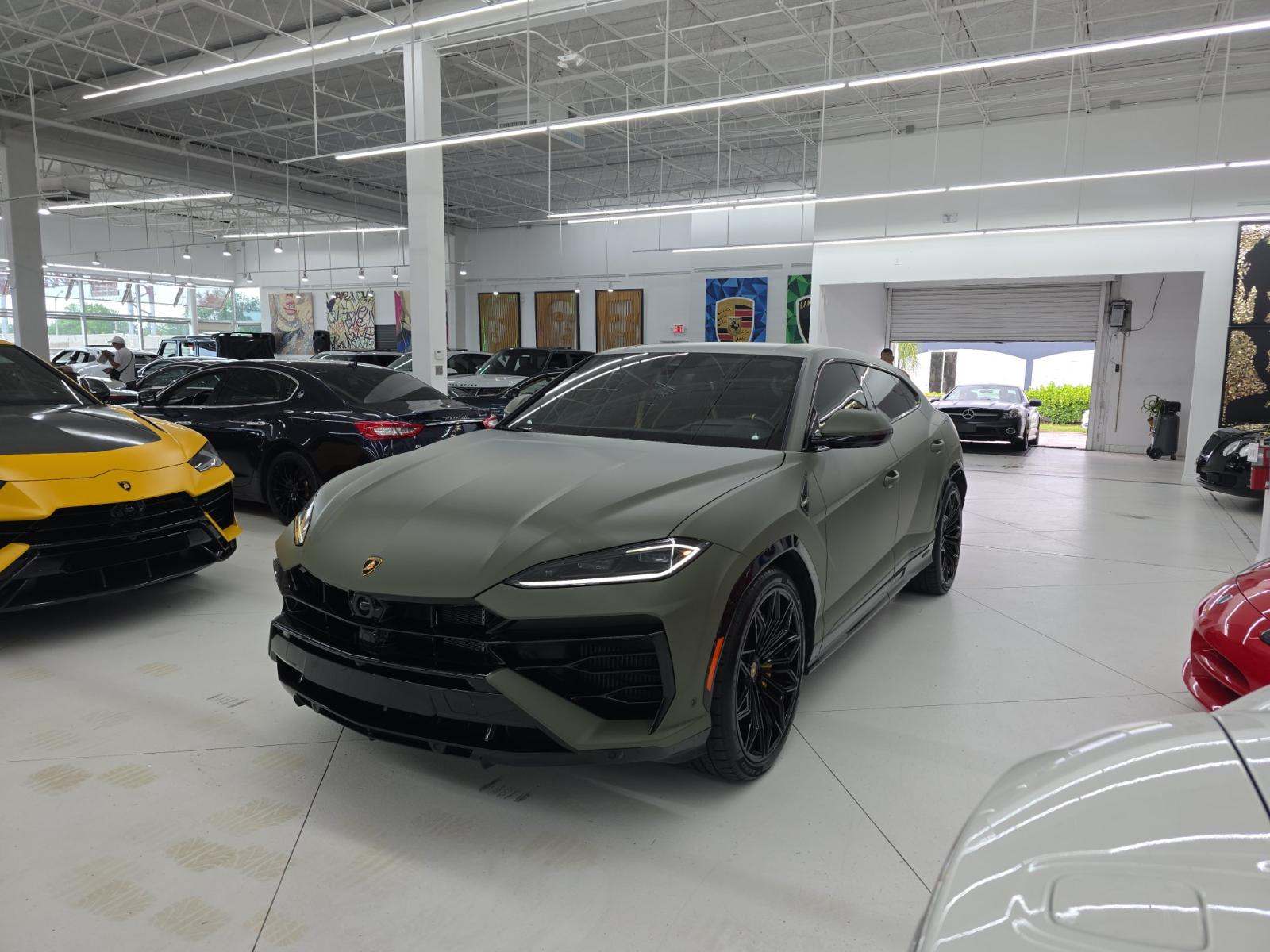 2025 Lamborghini Urus Plug-In Hybrid SE AWD