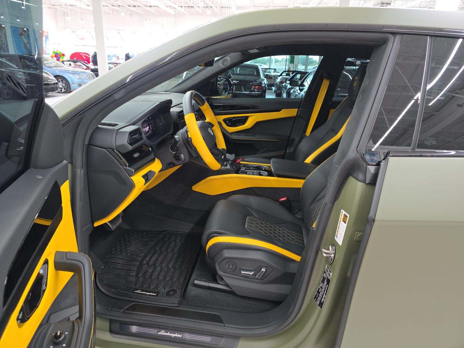 2025 Lamborghini Urus Plug-In Hybrid SE AWD