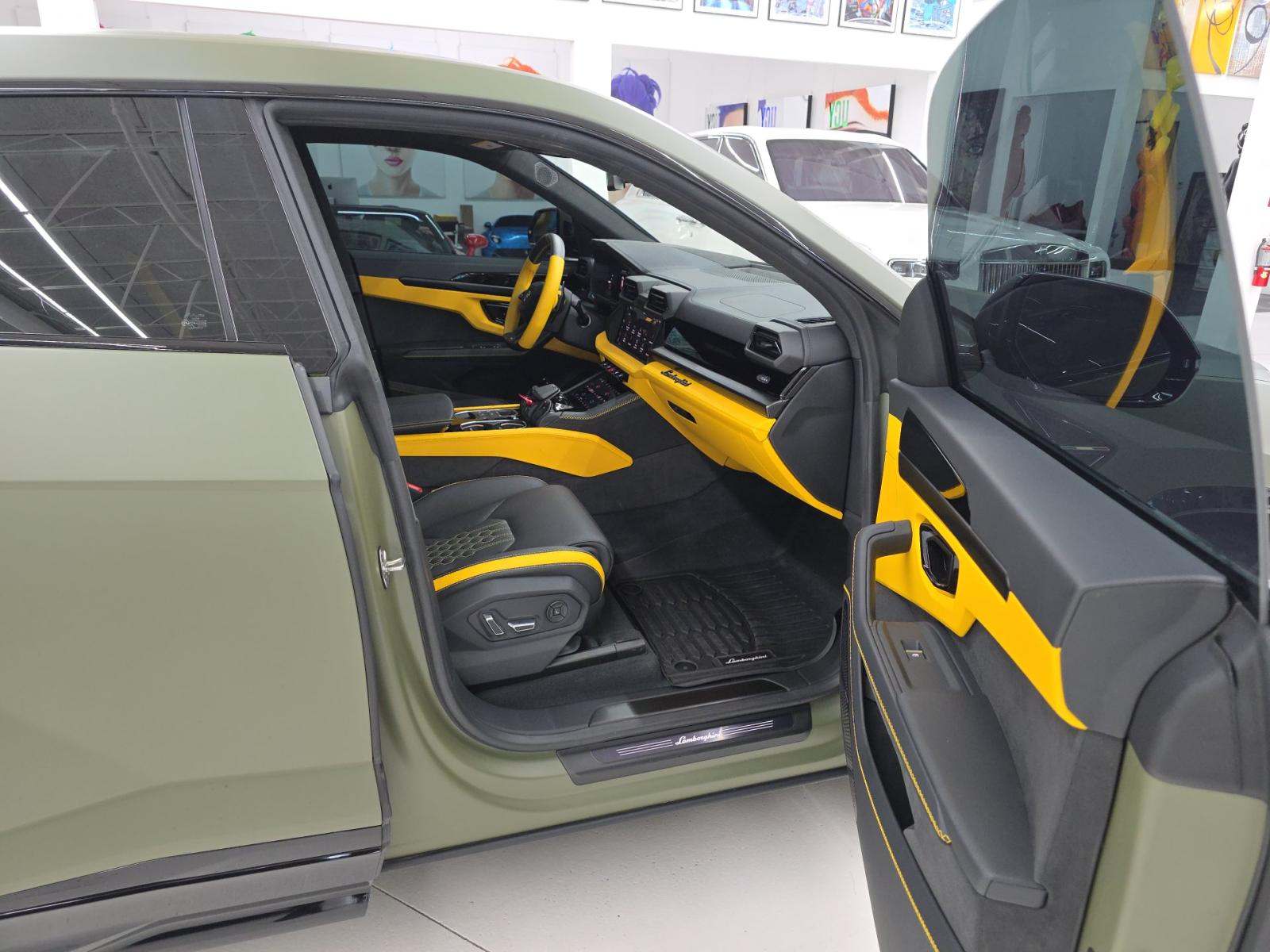 2025 Lamborghini Urus Plug-In Hybrid SE AWD