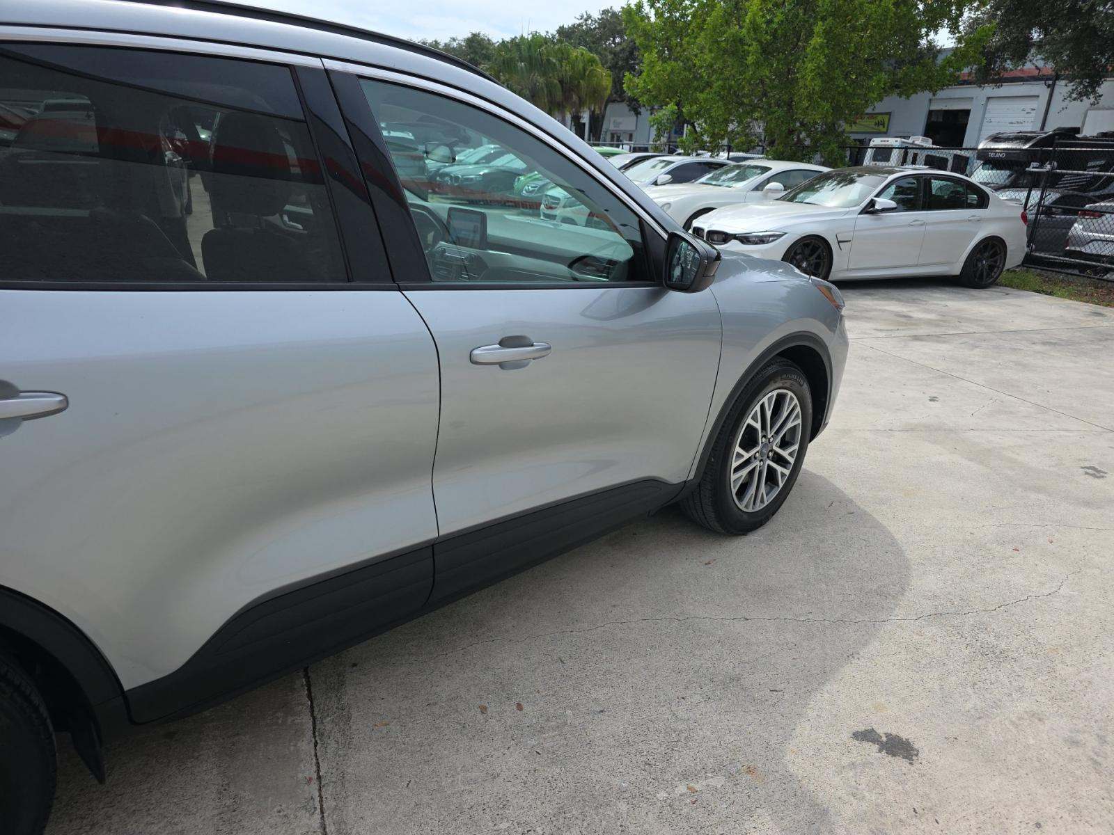 2022 Ford Escape SEL FWD
