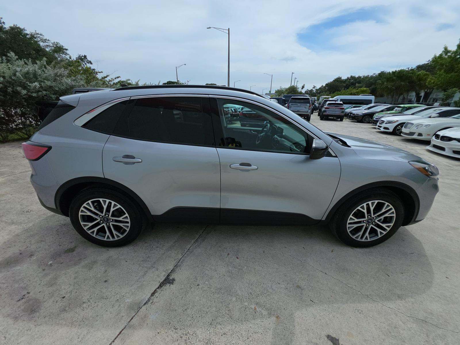2022 Ford Escape SEL FWD