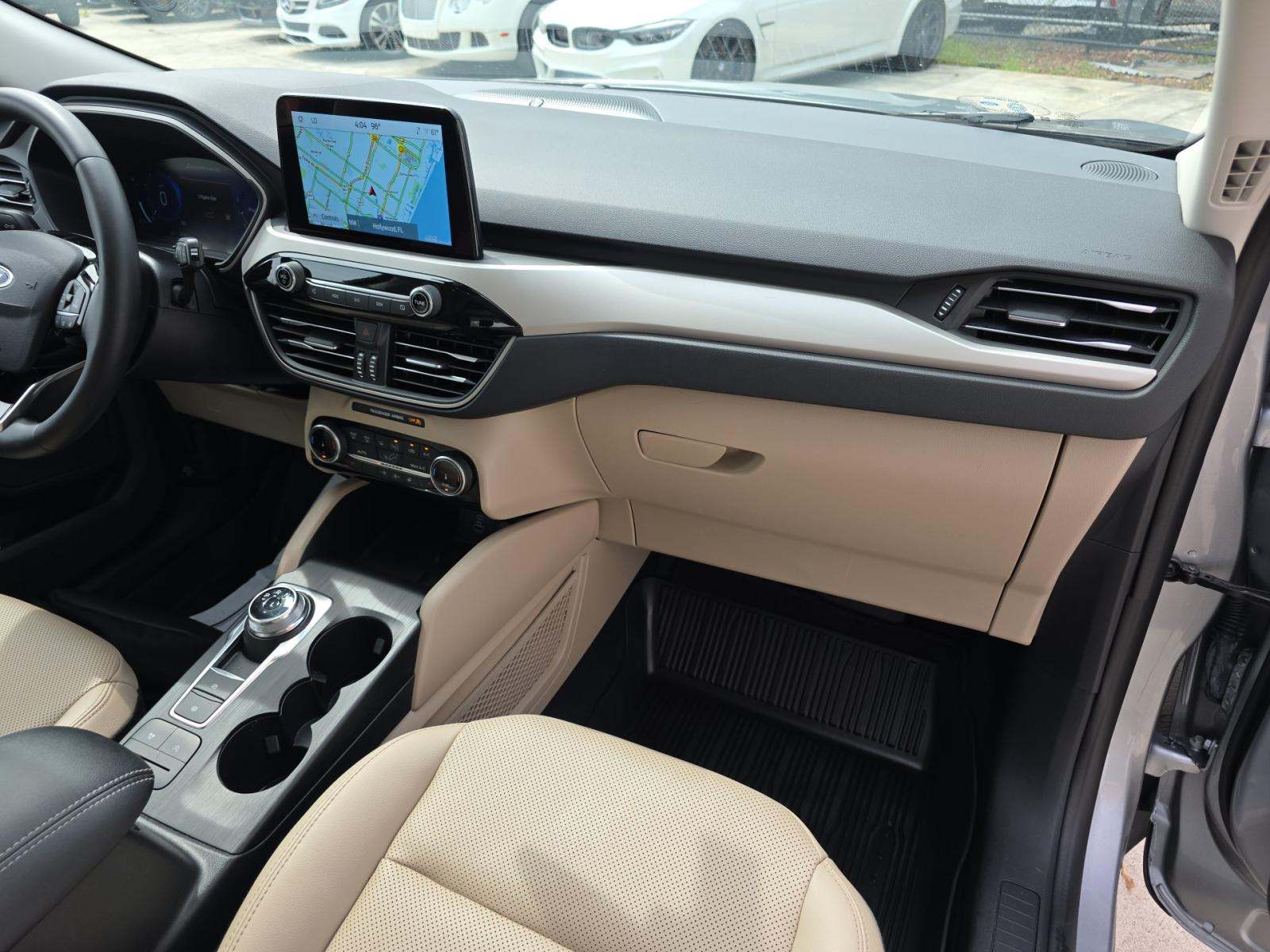 2022 Ford Escape SEL FWD