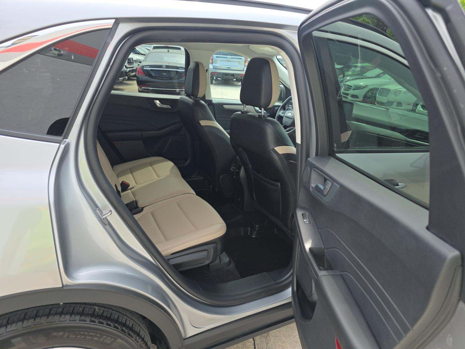 2022 Ford Escape SEL FWD