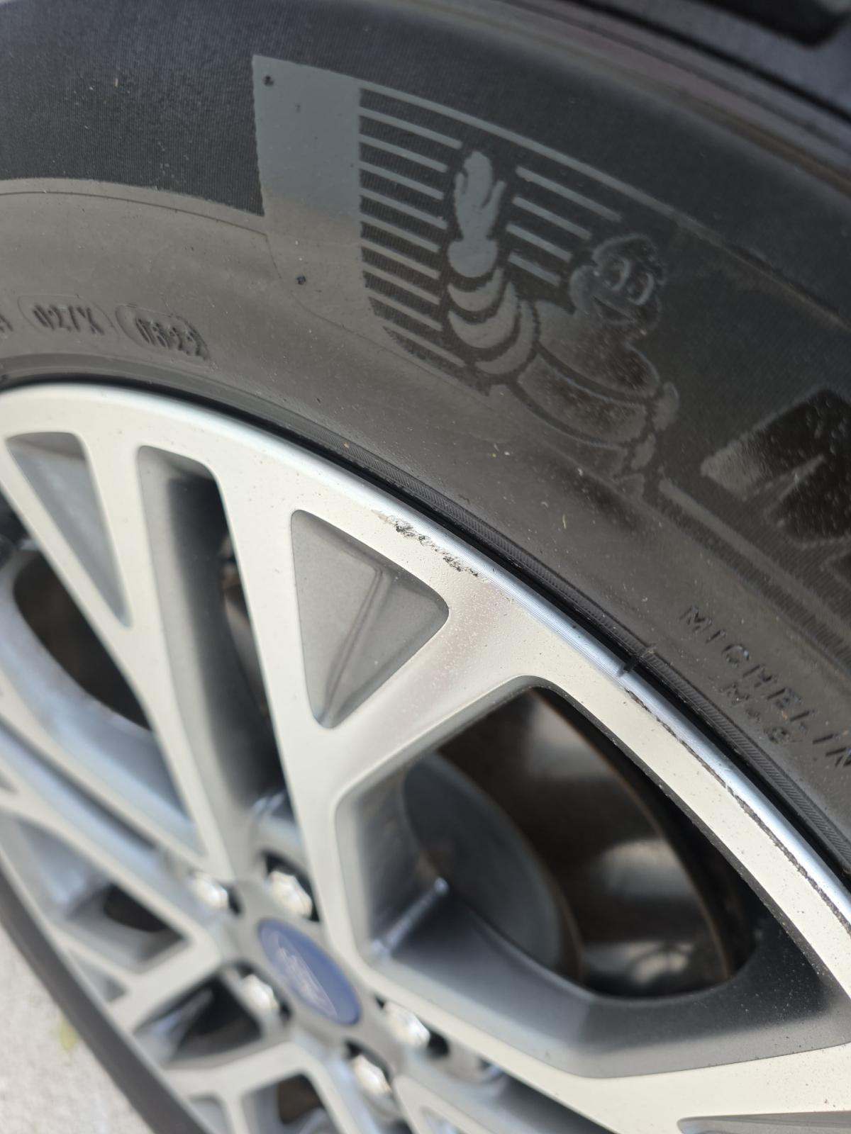 2022 Ford Escape SEL FWD