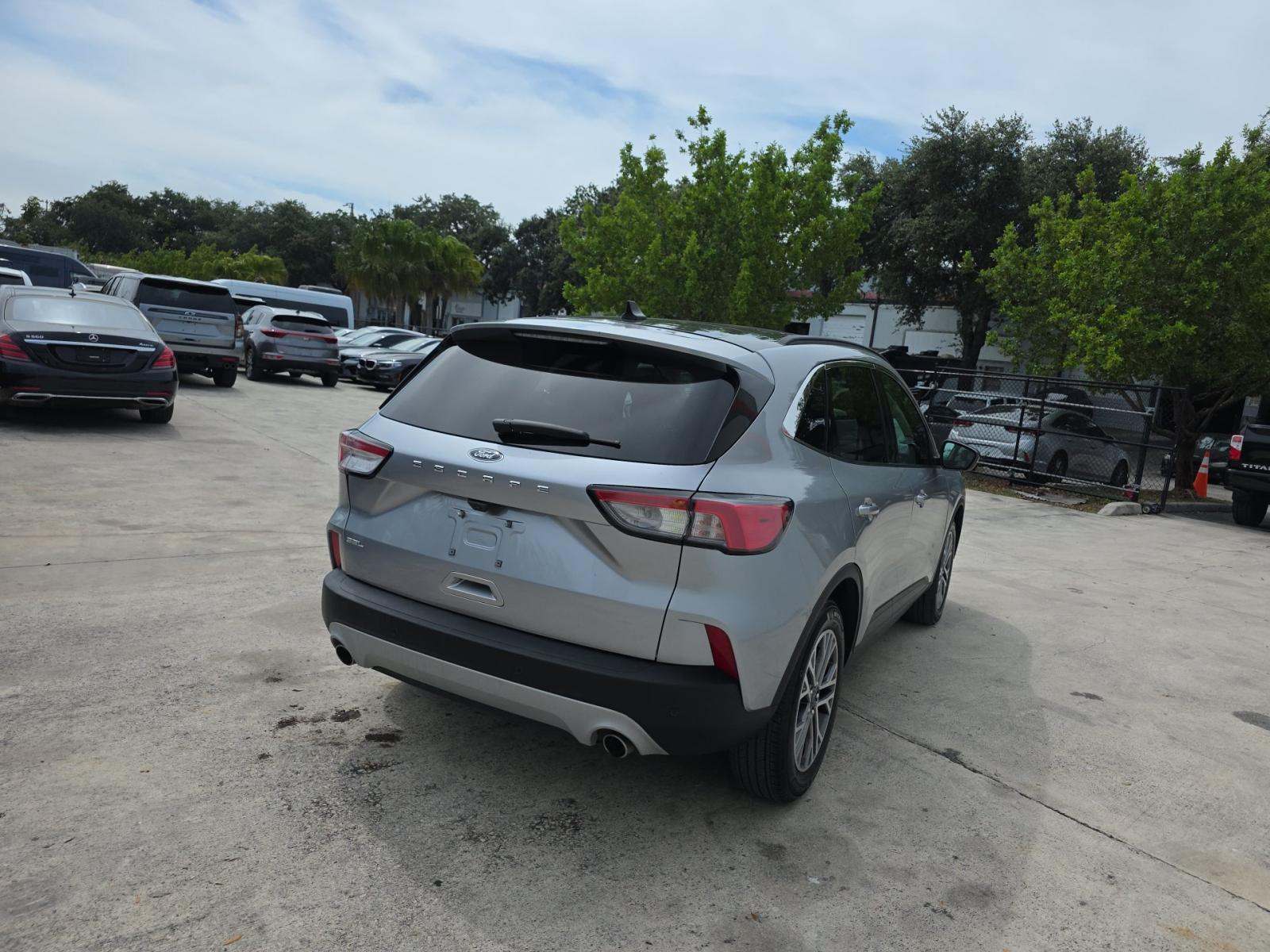 2022 Ford Escape SEL FWD