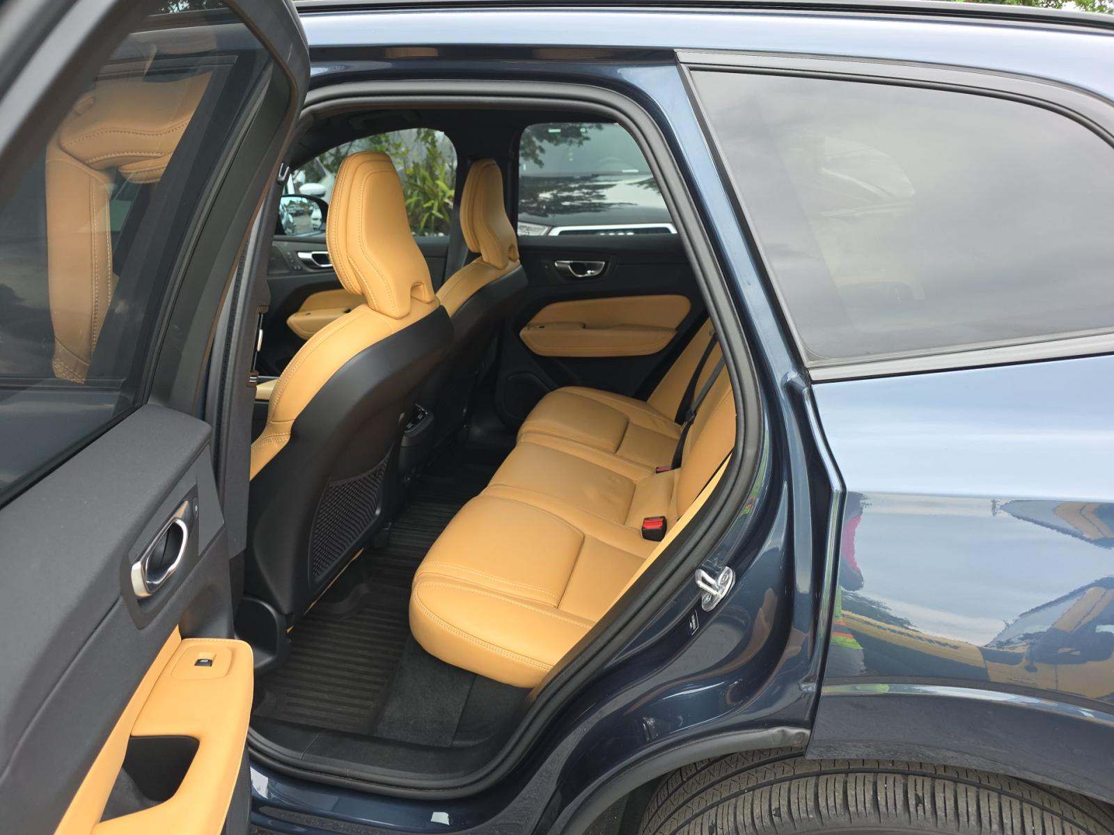 2024 Volvo XC60 B5 Ultimate AWD