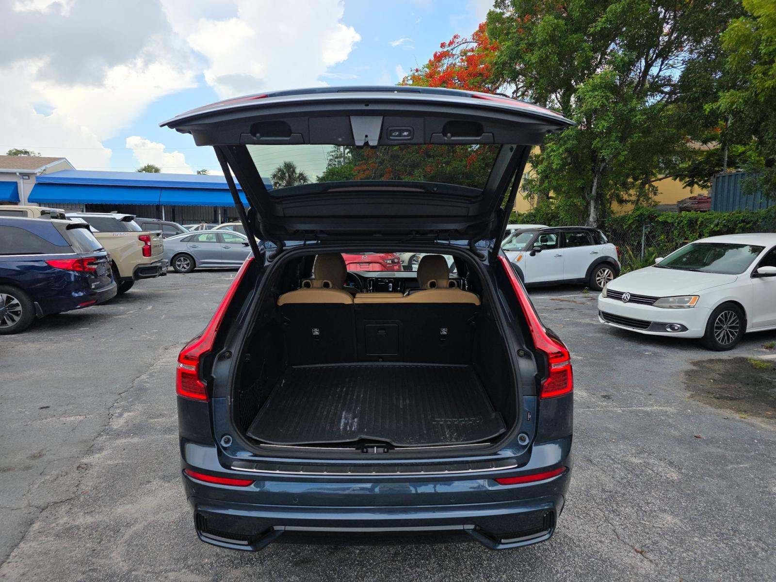 2024 Volvo XC60 B5 Ultimate AWD
