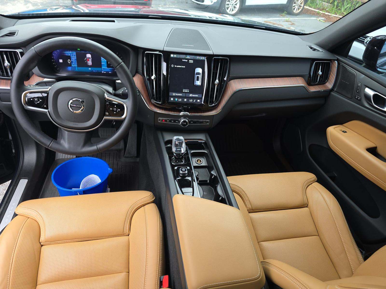 2024 Volvo XC60 B5 Ultimate AWD