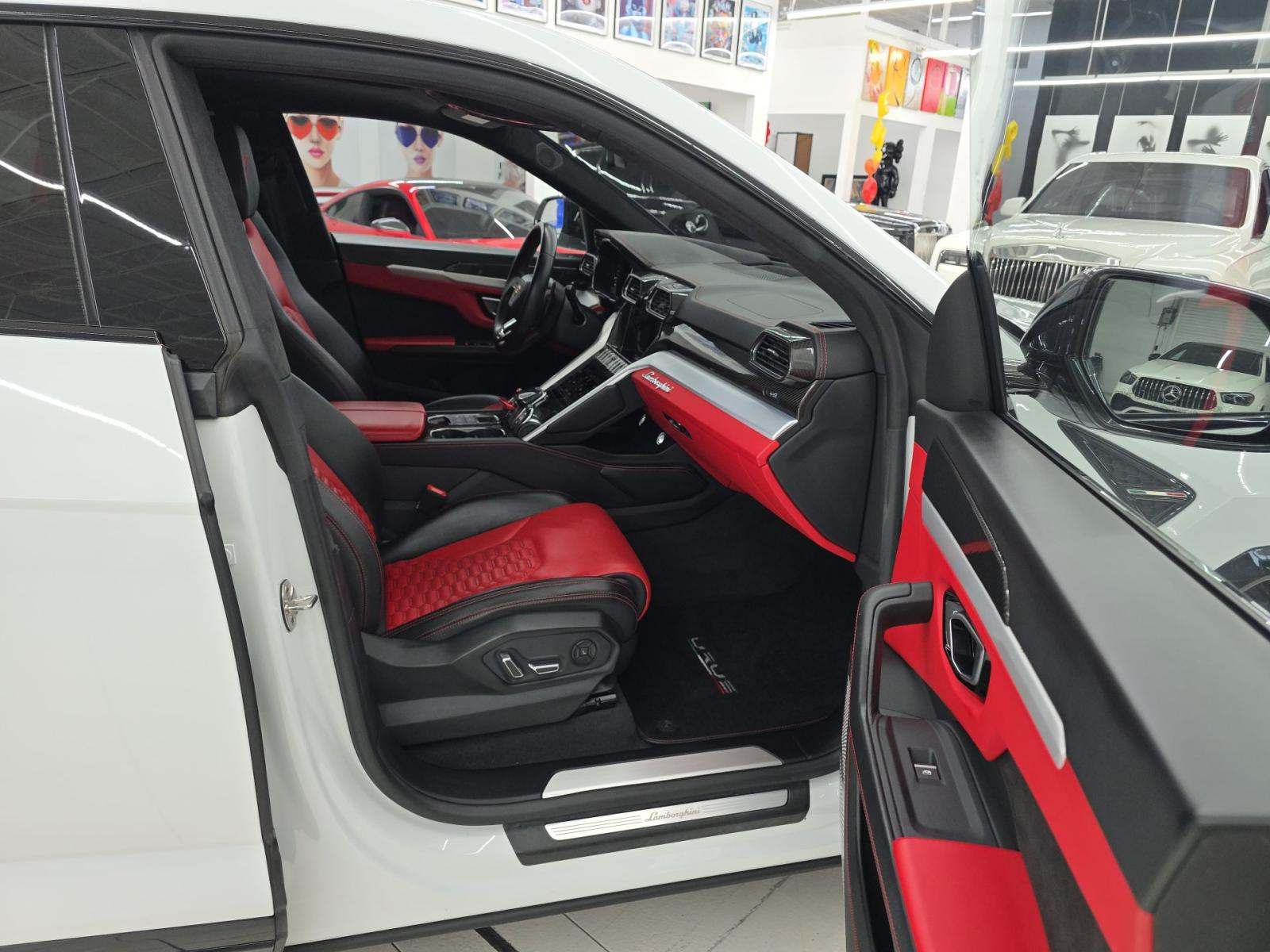 2021 Lamborghini Urus Base AWD