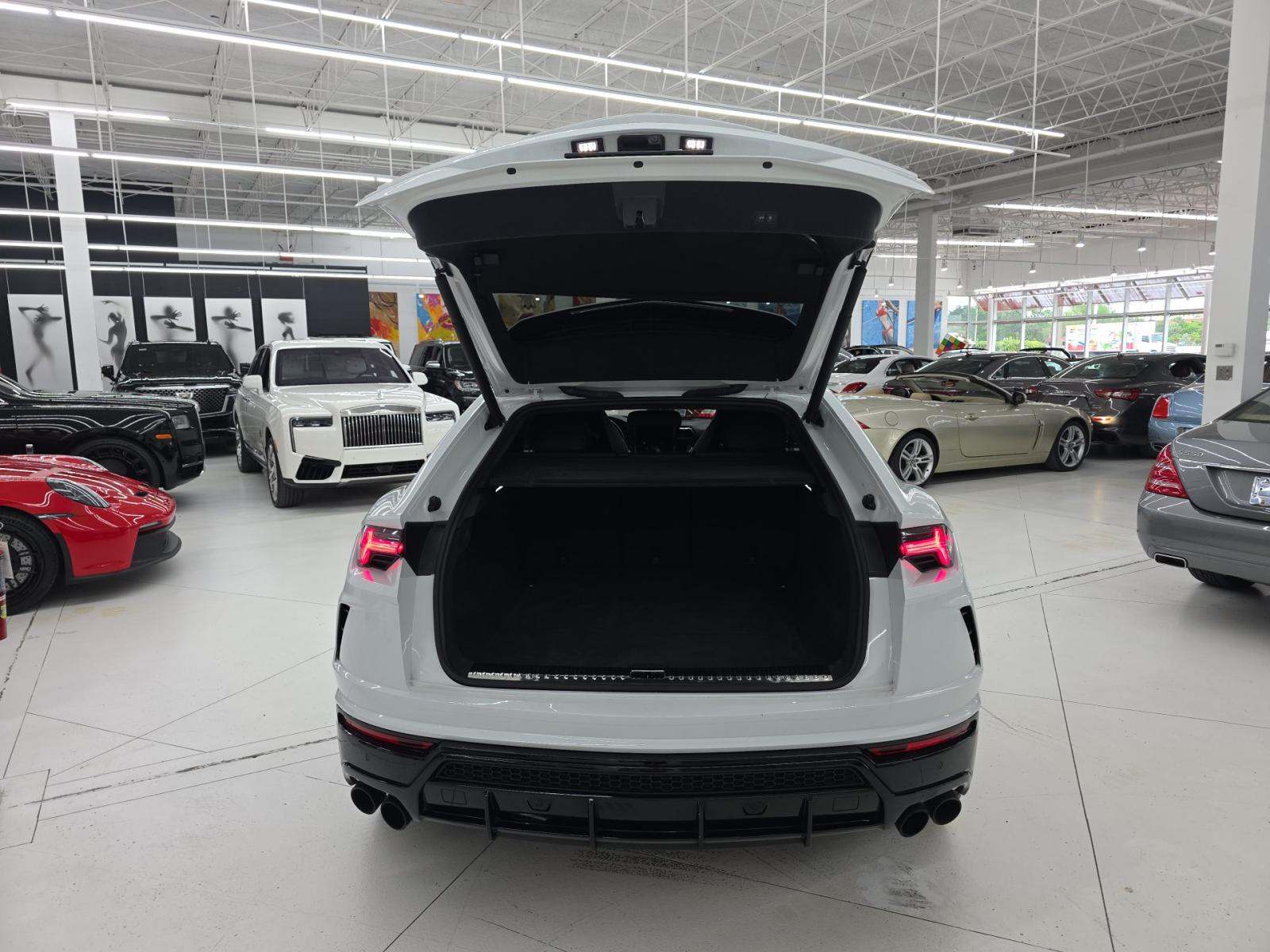 2021 Lamborghini Urus Base AWD