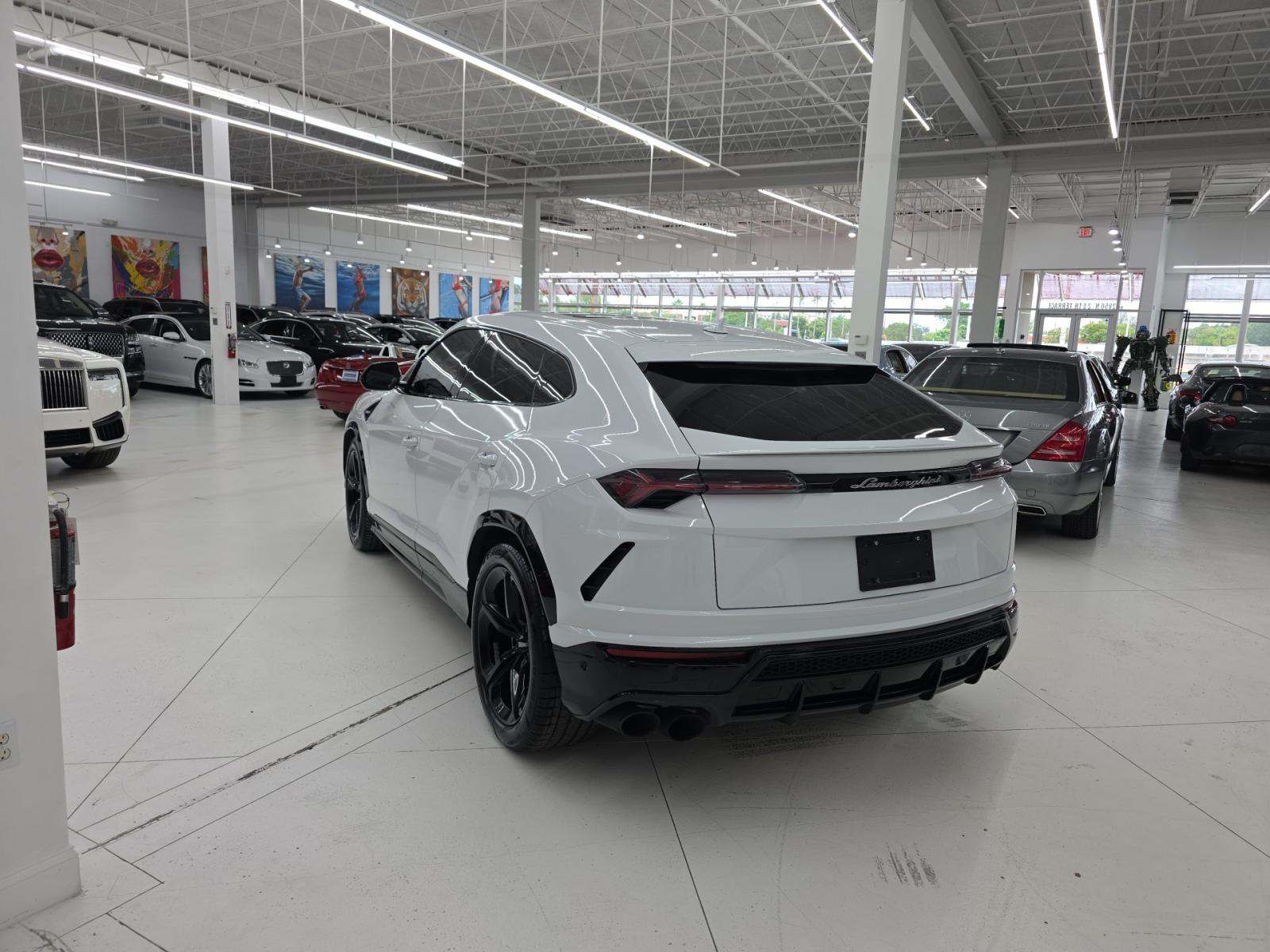 2021 Lamborghini Urus Base AWD