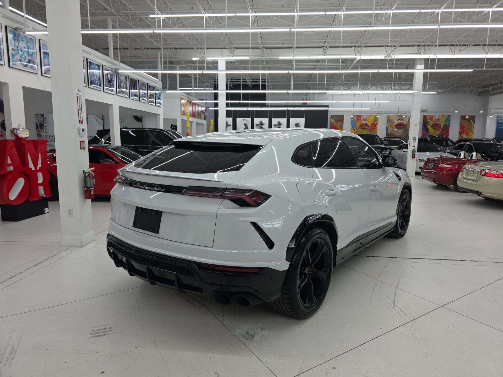 2021 Lamborghini Urus Base AWD