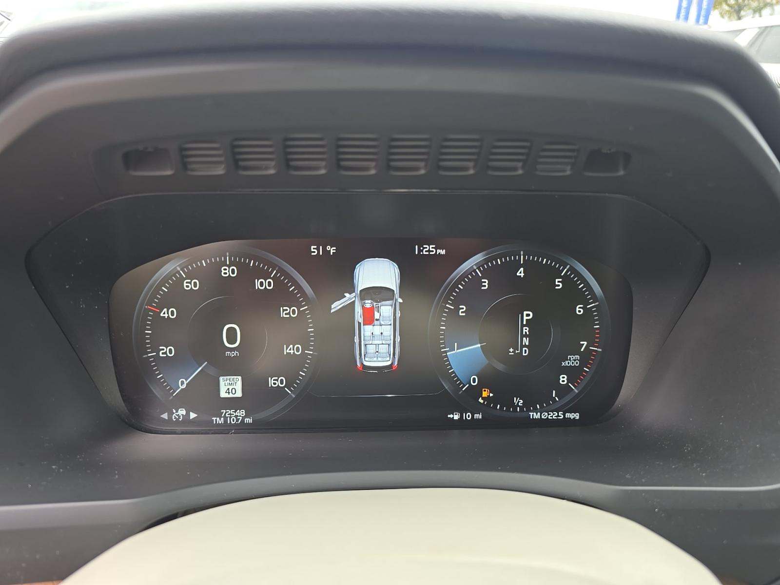 2022 Volvo XC90 T6 Momentum AWD