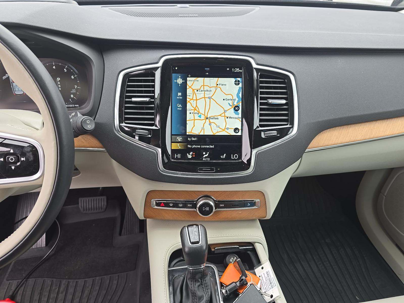 2022 Volvo XC90 T6 Momentum AWD