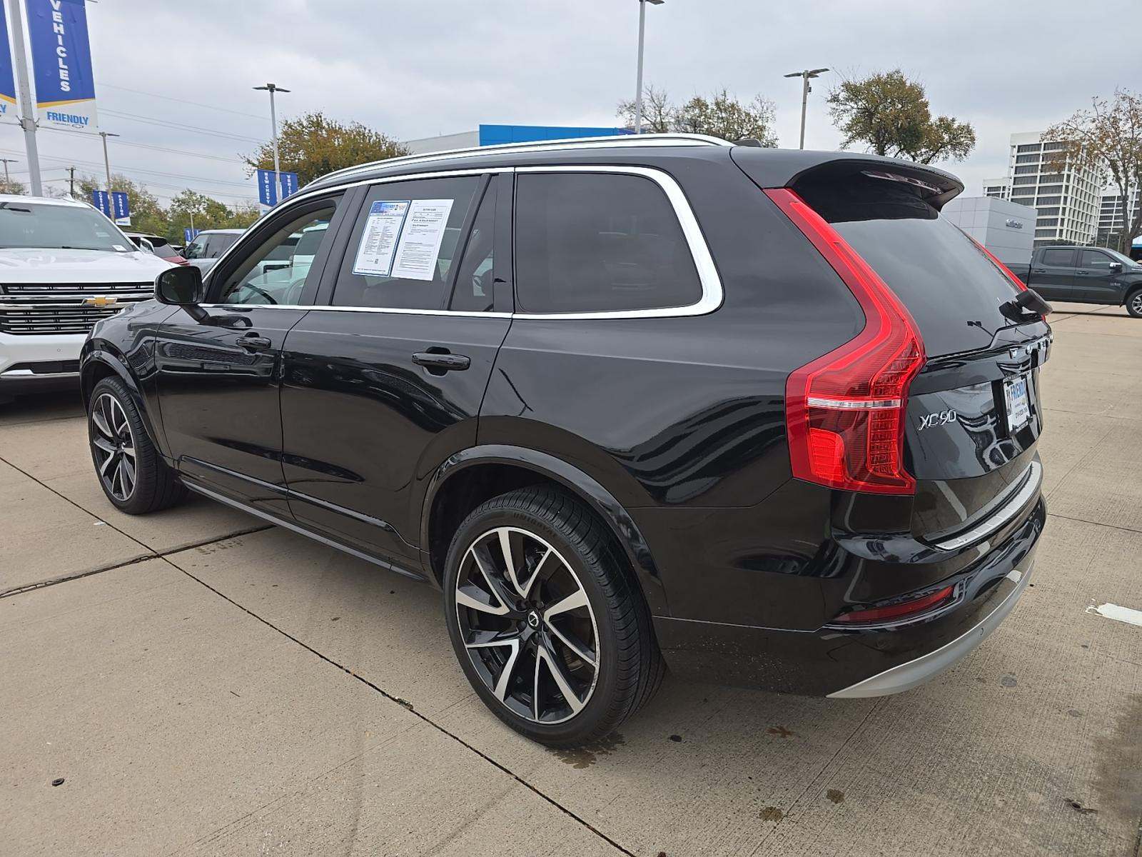 2022 Volvo XC90 T6 Momentum AWD