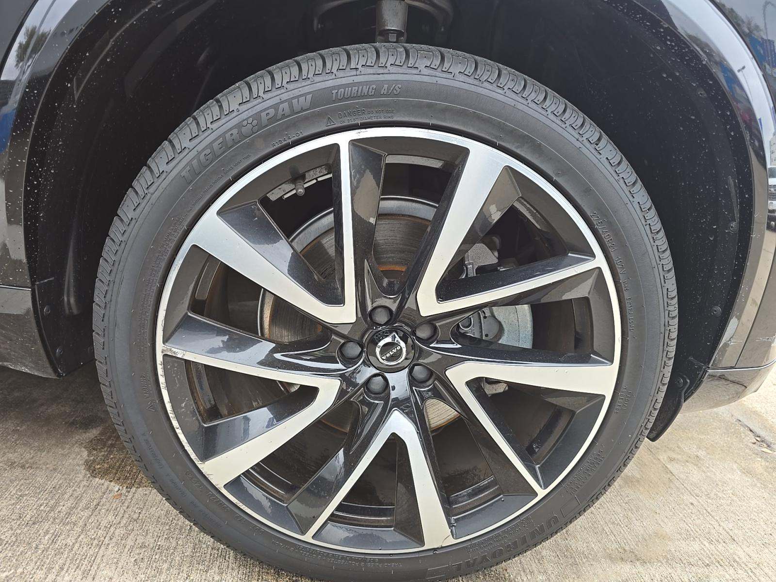 2022 Volvo XC90 T6 Momentum AWD